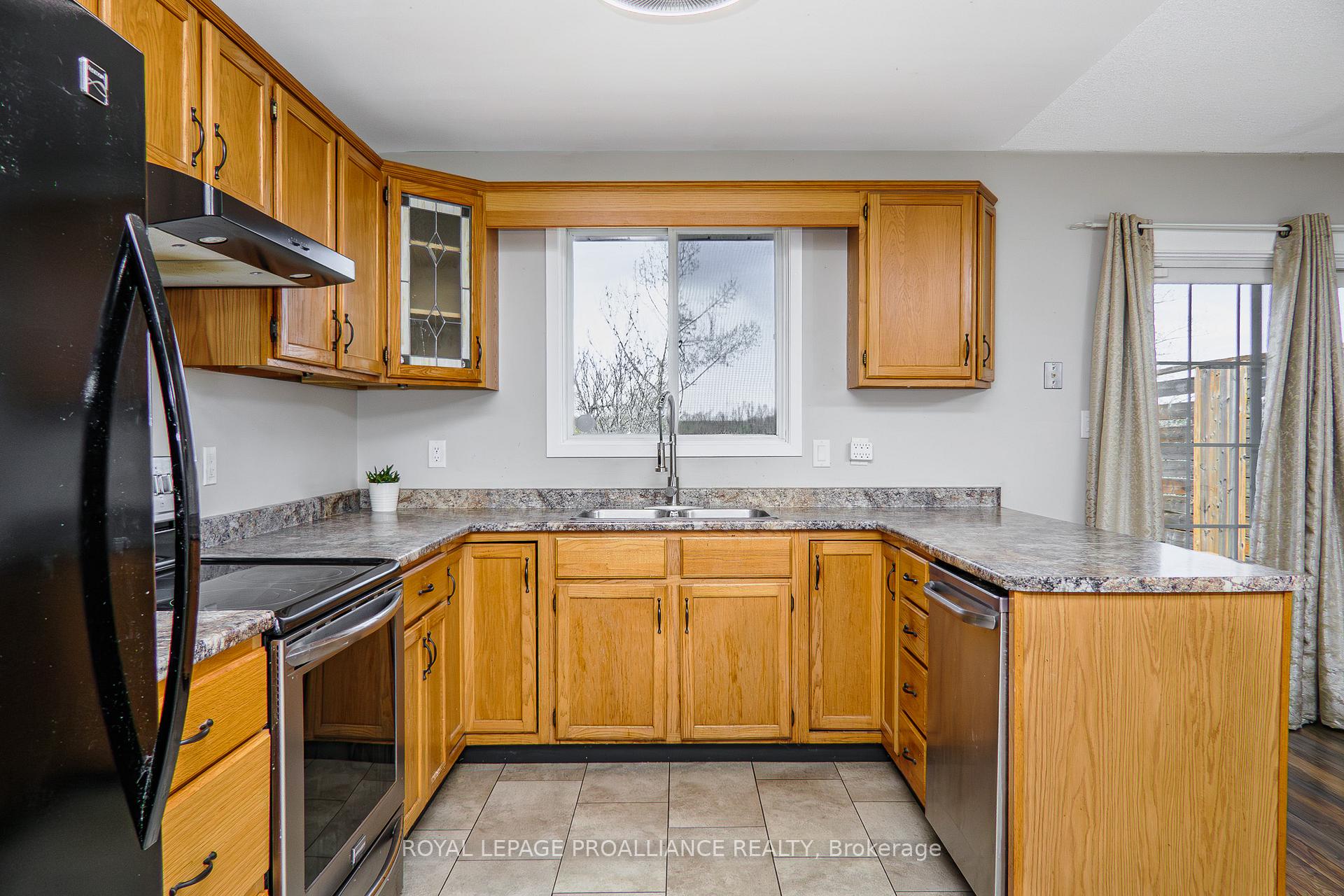 Photo 34 of 36 Fleming Road, Quinte West, Trenton Ward — HOMEH