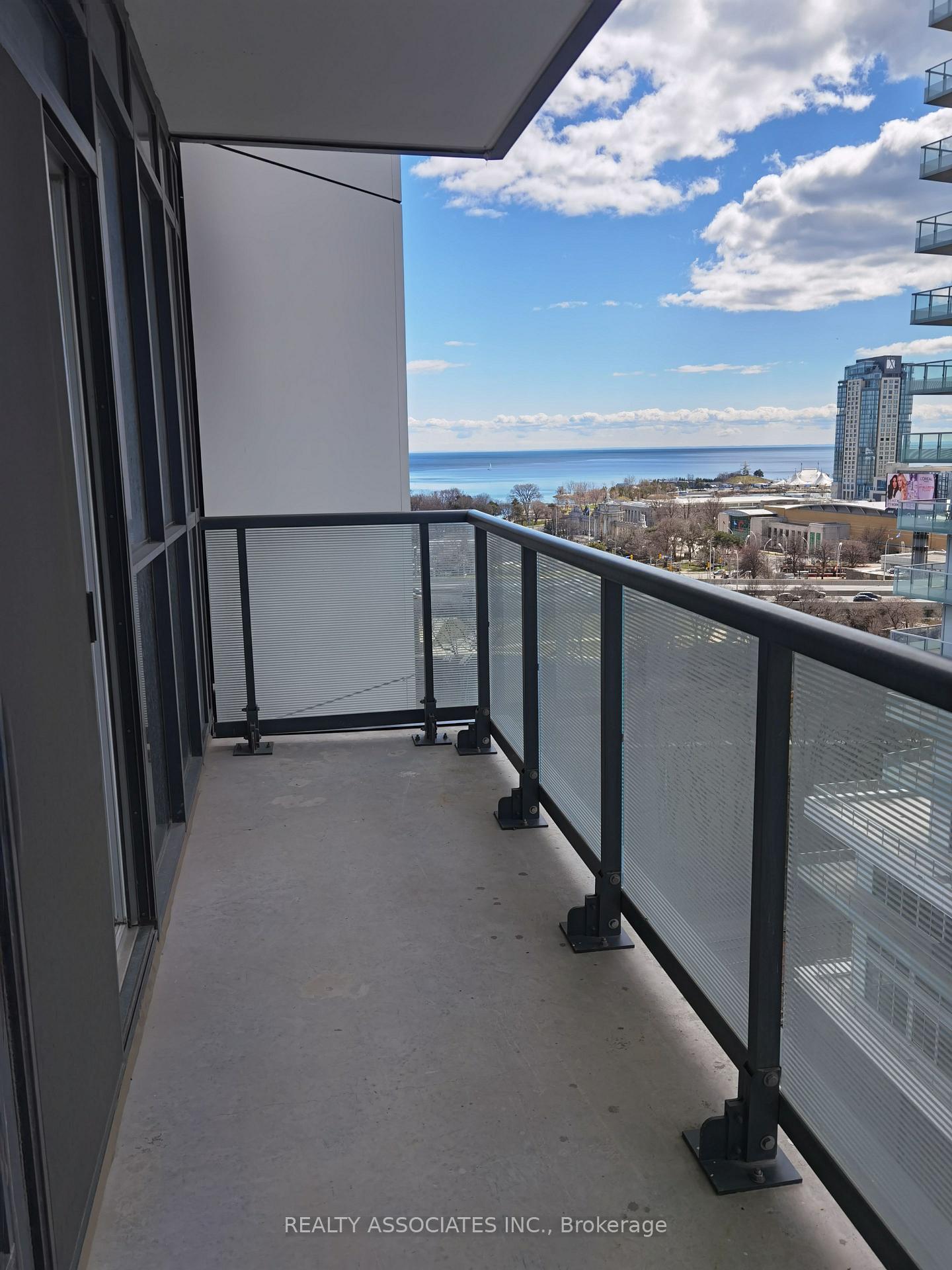 Photo 13 of Unit 1302, 30 Ordnance Street, Toronto, Niagara — HOMEH