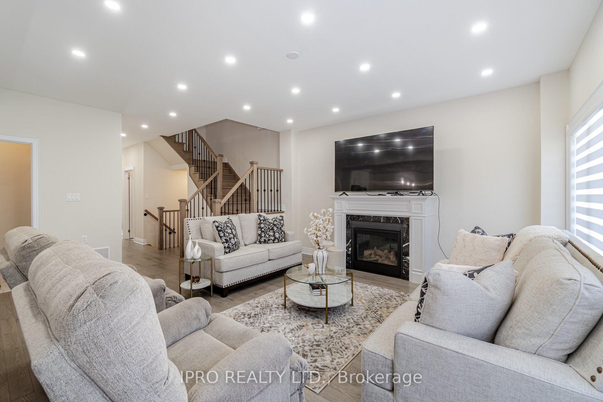 Photo 16 of 95 Kennedy Boulevard, New Tecumseth, Alliston — HOMEH