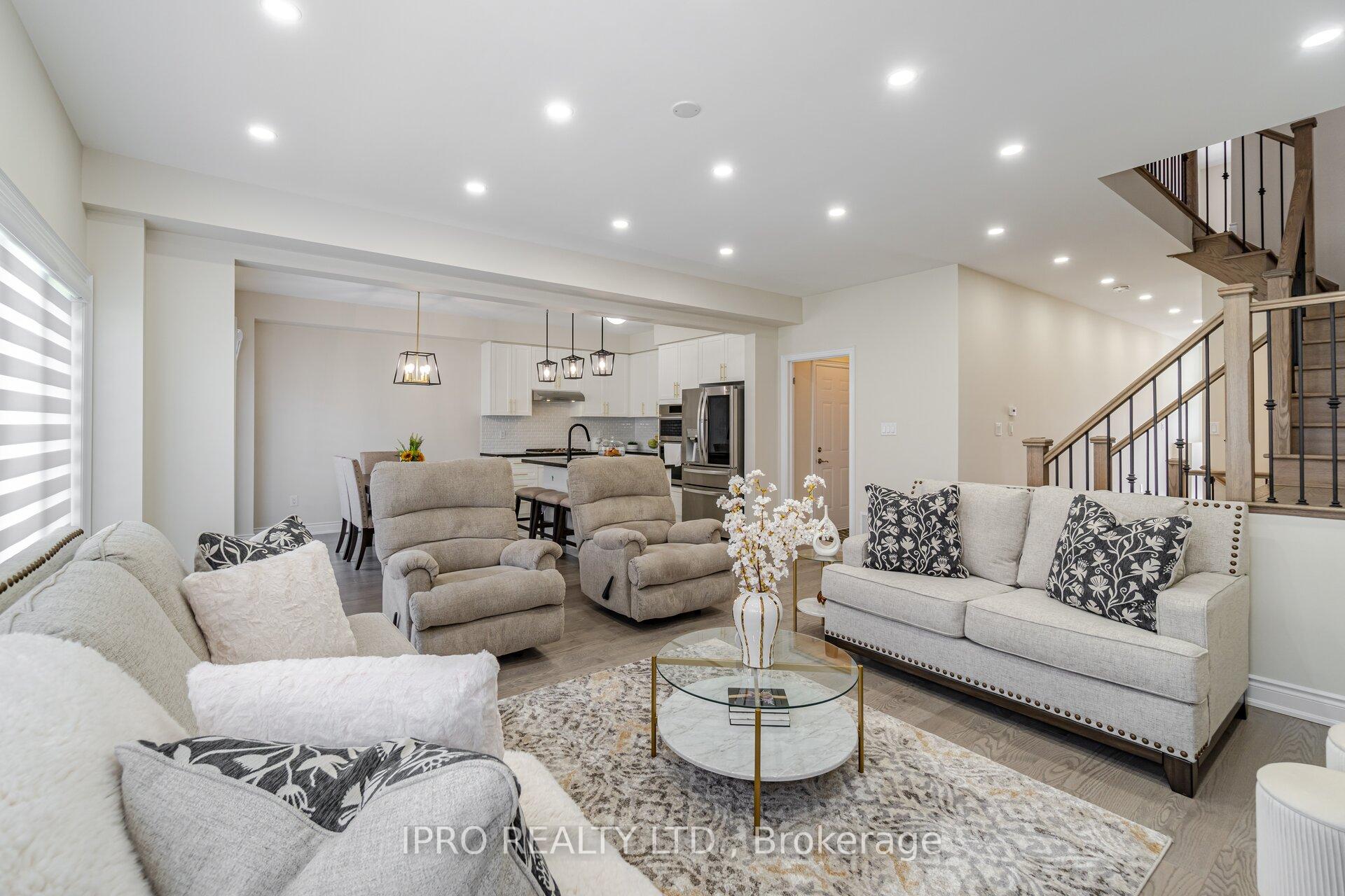 Photo 7 of 95 Kennedy Boulevard, New Tecumseth, Alliston — HOMEH