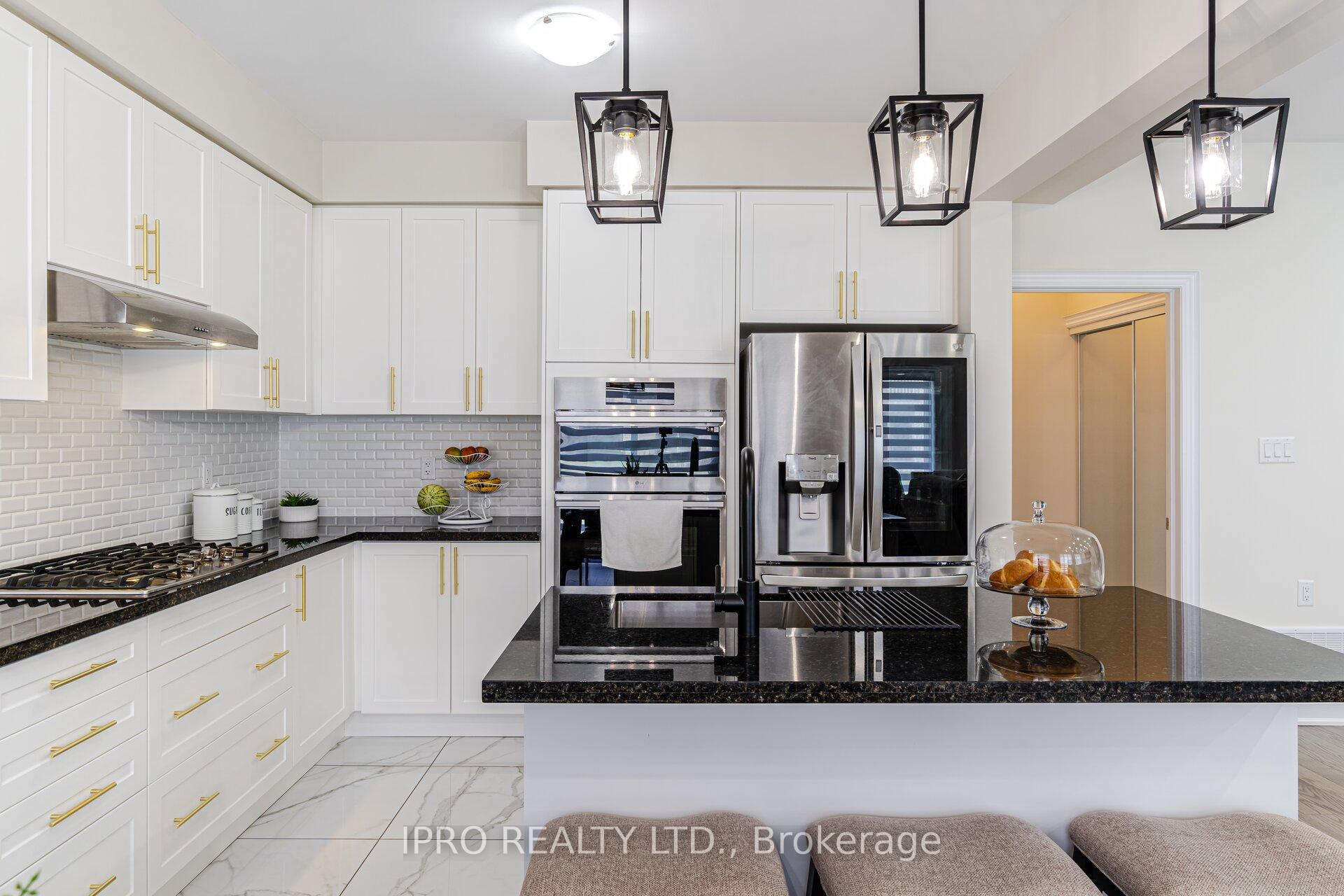 Photo 4 of 95 Kennedy Boulevard, New Tecumseth, Alliston — HOMEH