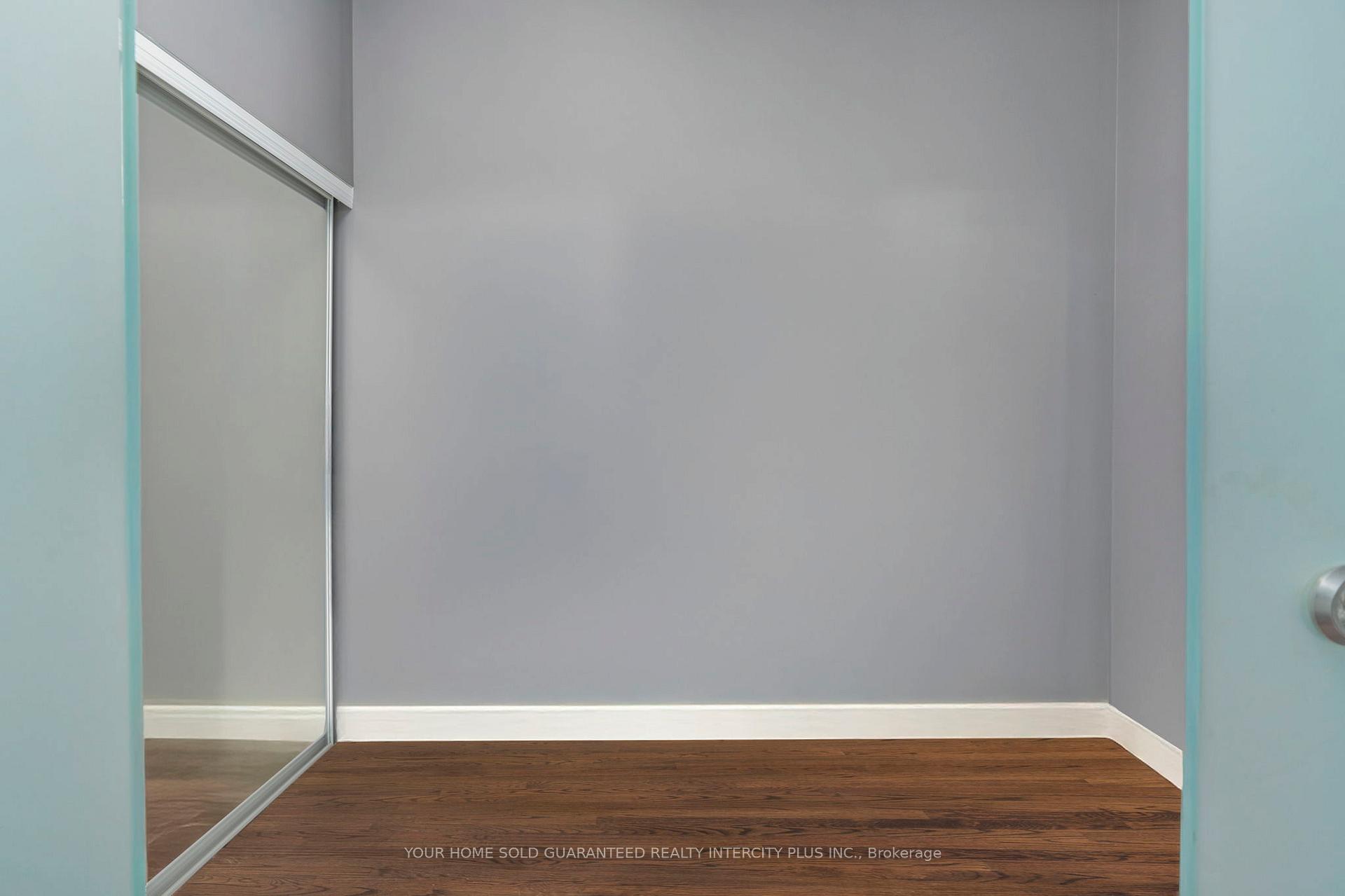 Photo 3 of Unit 705, 20 Bruyeres Mews, Toronto, Niagara — HOMEH