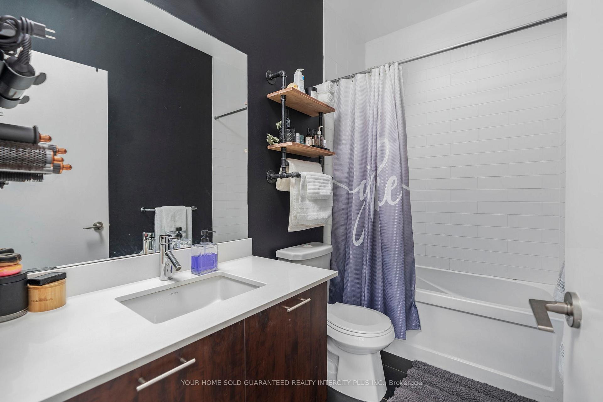 Photo 15 of Unit 705, 20 Bruyeres Mews, Toronto, Niagara — HOMEH