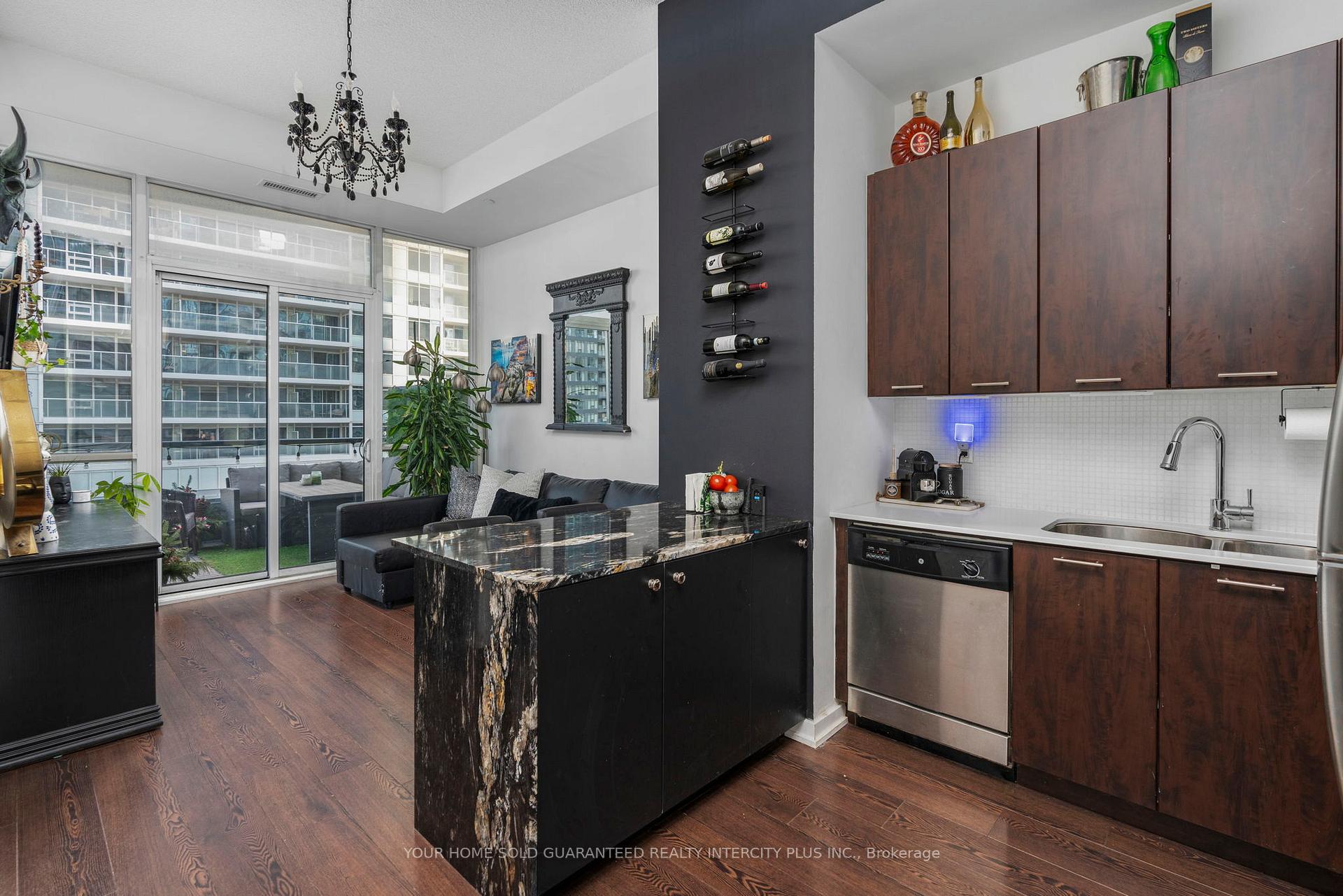 Photo 21 of Unit 705, 20 Bruyeres Mews, Toronto, Niagara — HOMEH