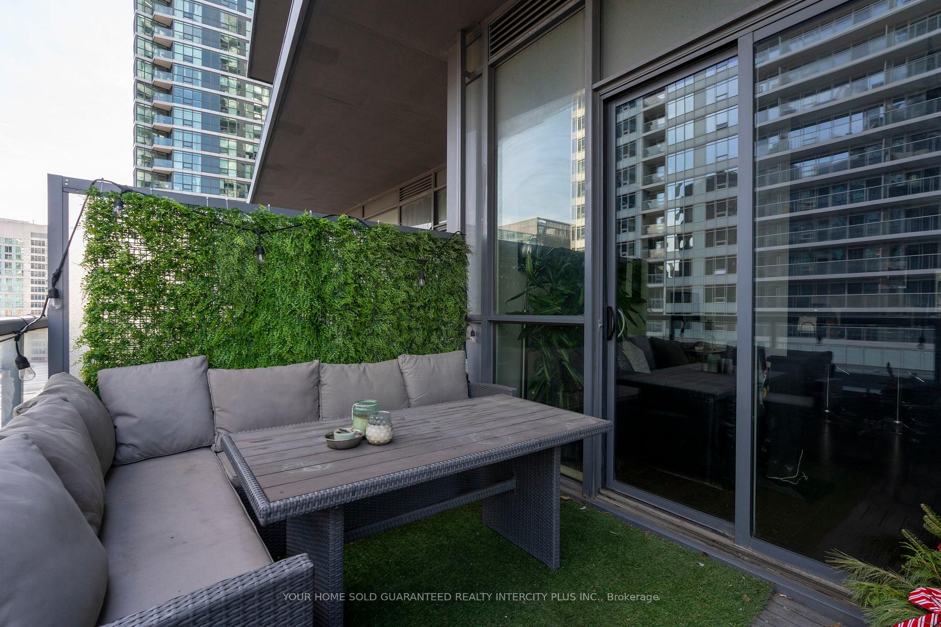 Photo 16 of Unit 705, 20 Bruyeres Mews, Toronto, Niagara — HOMEH
