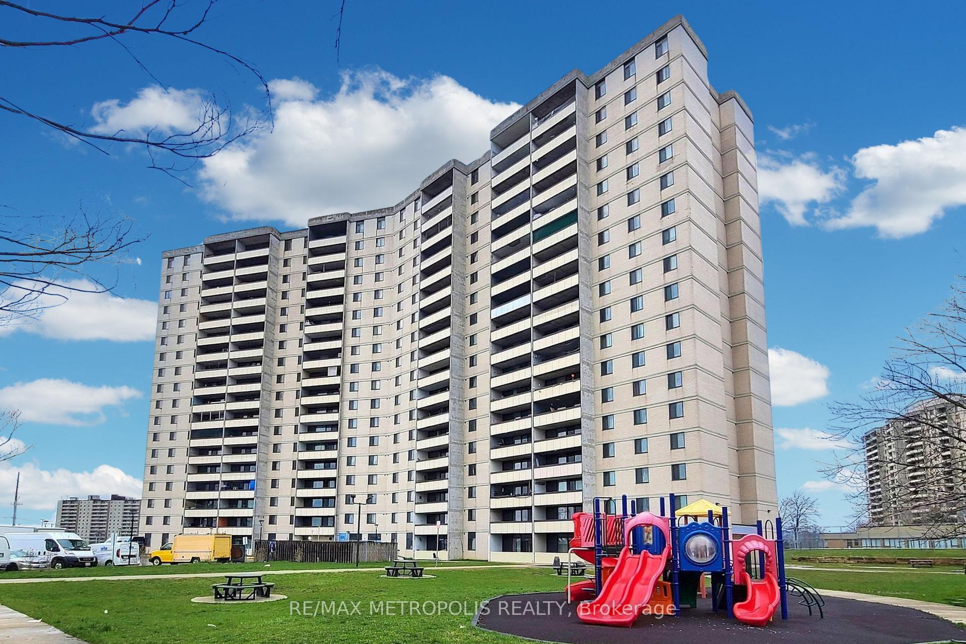 Photo 3 of Unit 902, 5 San Romano Way, Brampton, Bram East — HOMEH