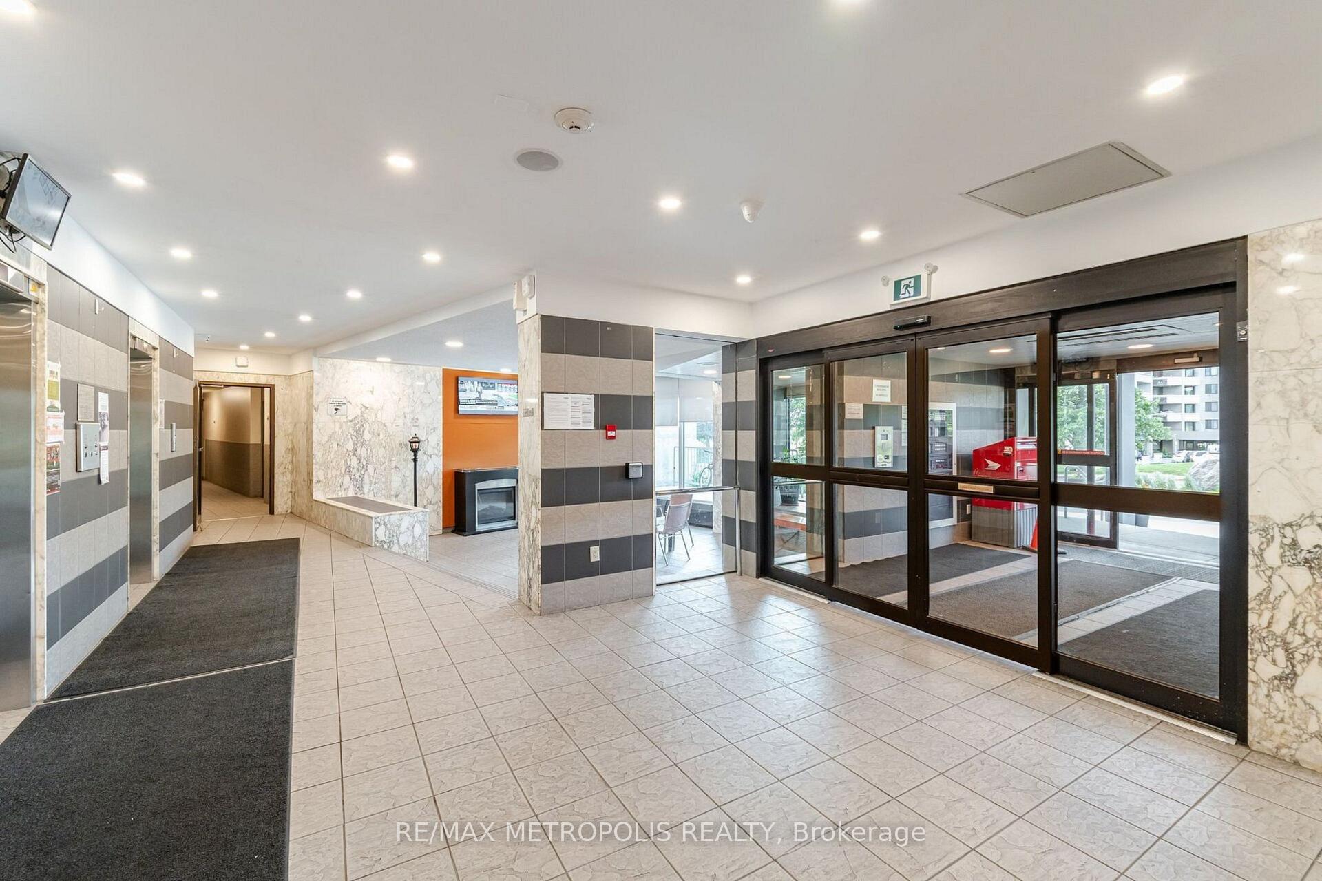 Photo 4 of Unit 902, 5 San Romano Way, Brampton, Bram East — HOMEH