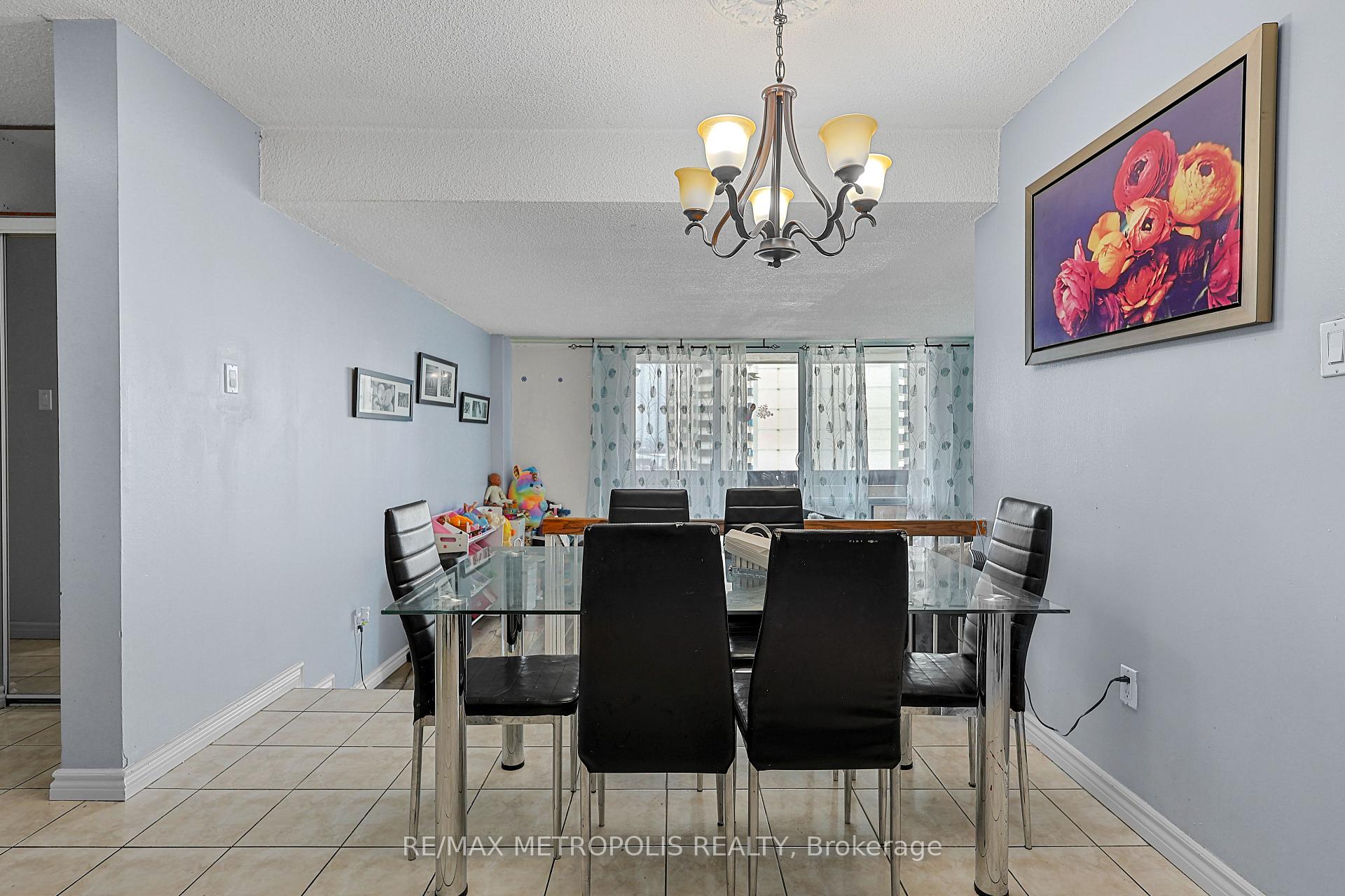 Photo 5 of Unit 902, 5 San Romano Way, Brampton, Bram East — HOMEH