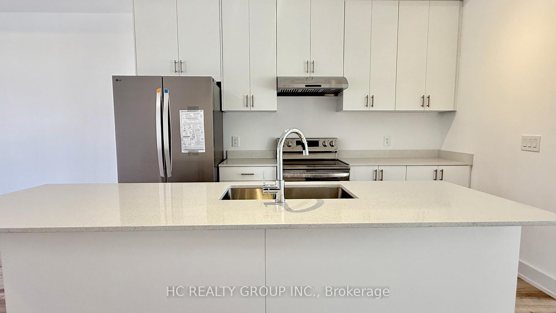 Photo 10 of 6 Chestnut Court, Aurora, Rural Aurora — HOMEH