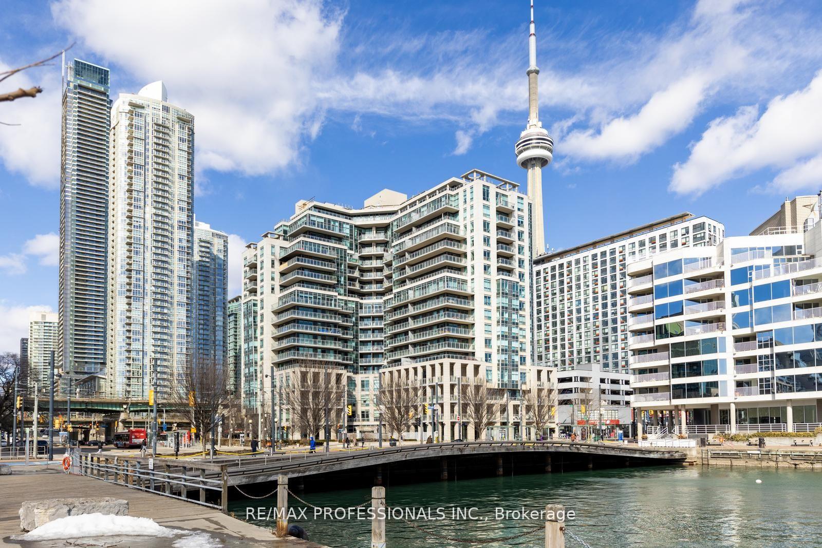 Front of Unit 517, 410 Queens Quay W