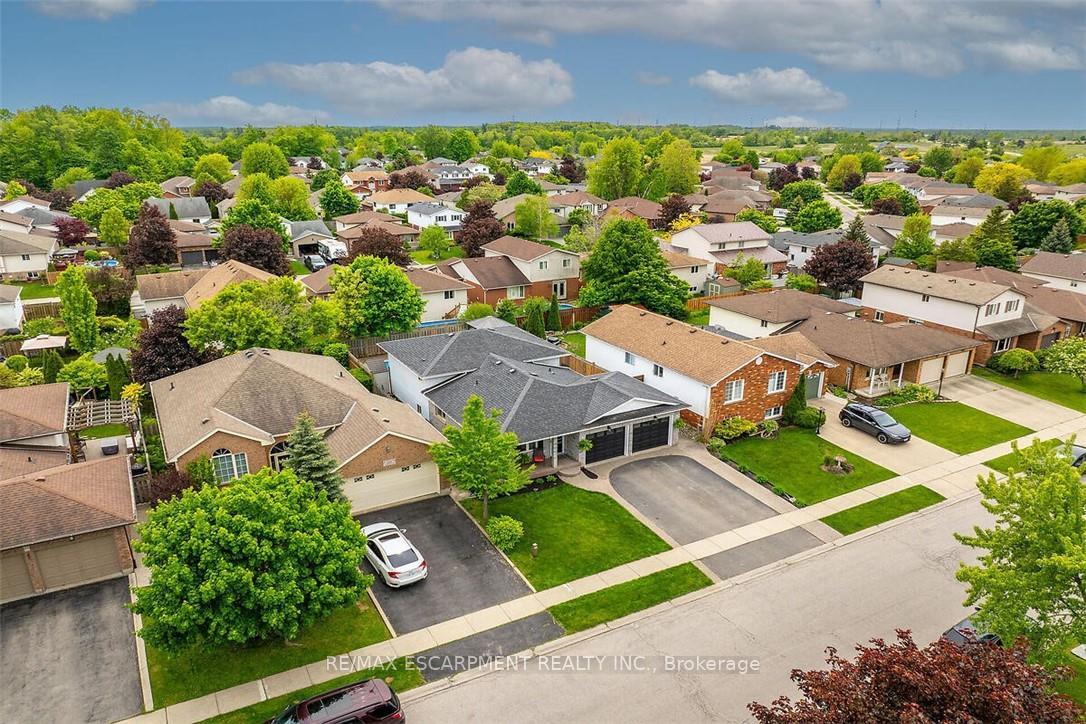 Photo 5 of 18 Jamieson Drive, Haldimand — HOMEH
