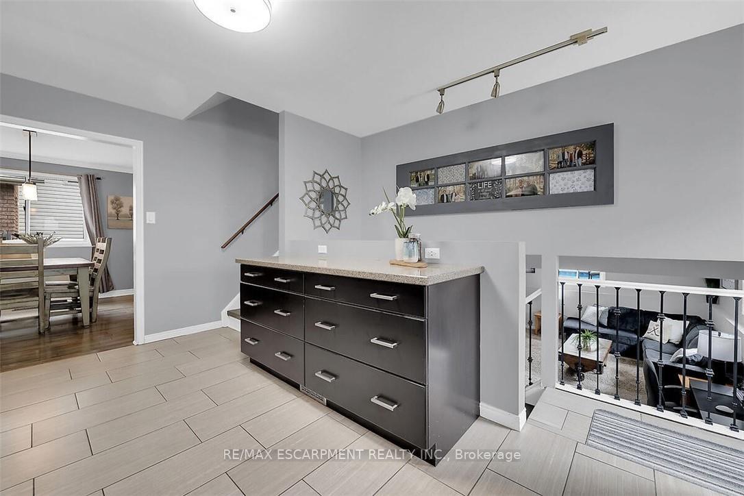 Photo 15 of 18 Jamieson Drive, Haldimand — HOMEH