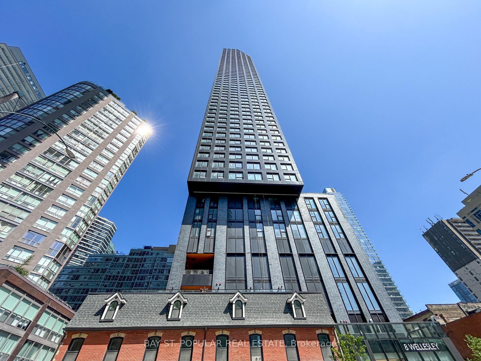 Front of Unit 3002, 8 Wellesley Street W