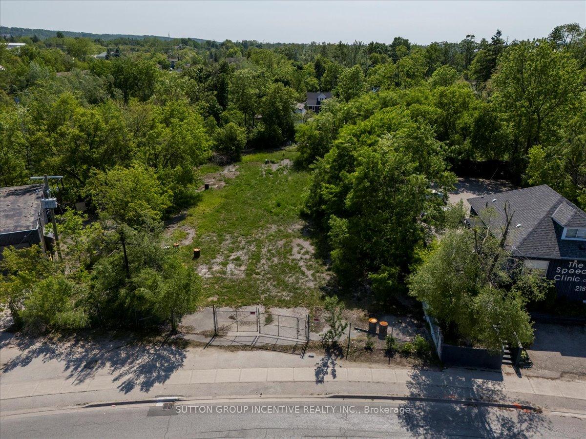 Photo 4 of 220 Bradford Street, Barrie, Allandale Centre — HOMEH