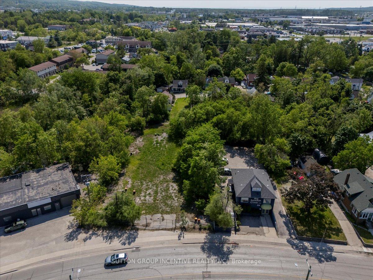 Photo 5 of 220 Bradford Street, Barrie, Allandale Centre — HOMEH