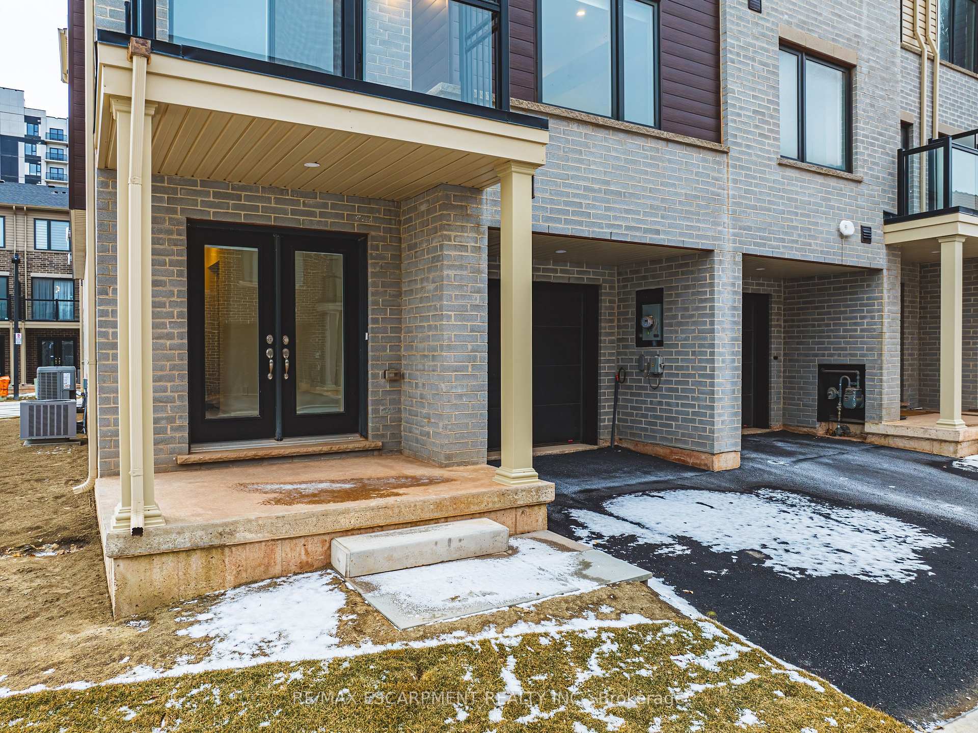 Photo 21 of 55 Dryden Lane, Hamilton, McQuesten — HOMEH