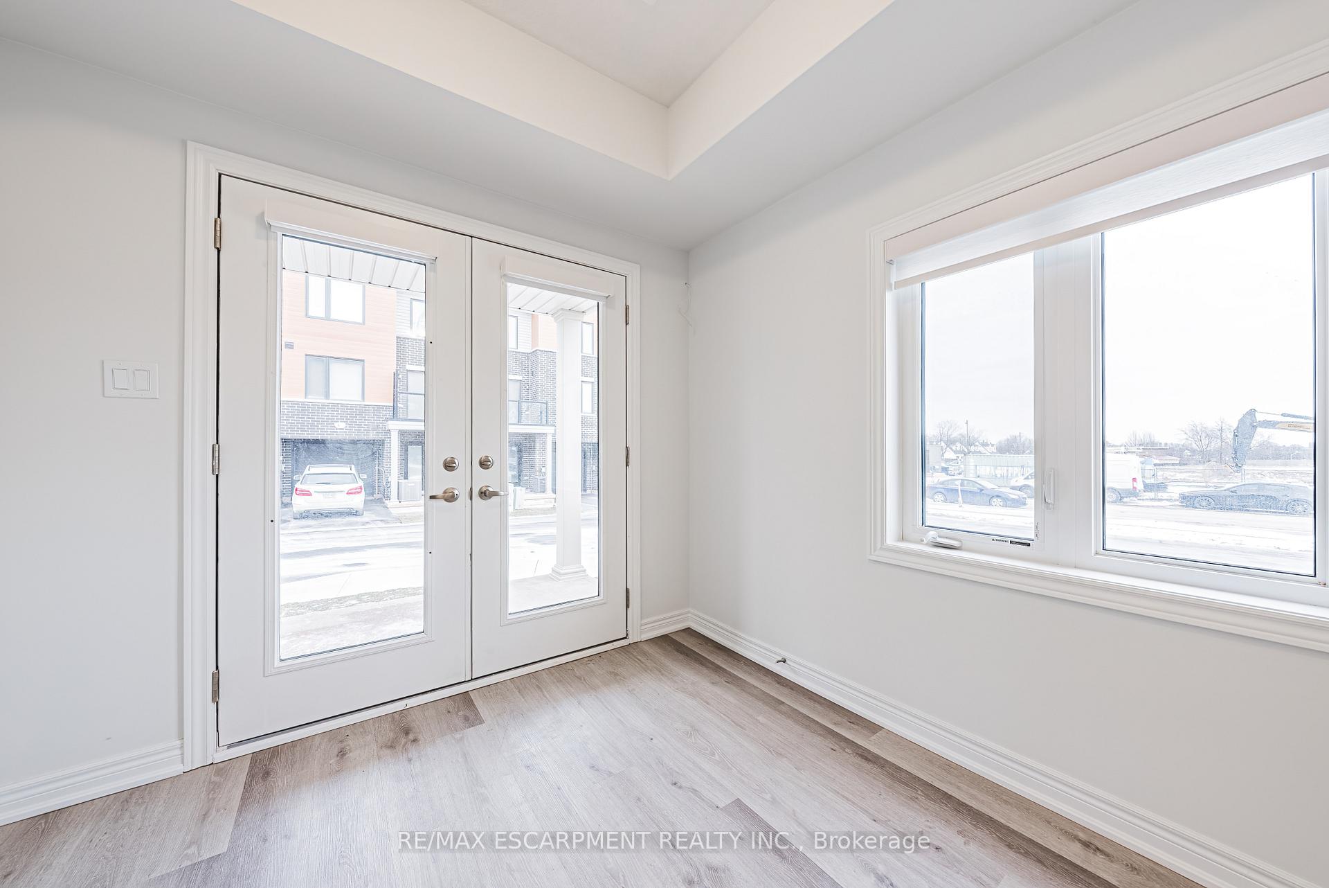 Photo 11 of 55 Dryden Lane, Hamilton, McQuesten — HOMEH