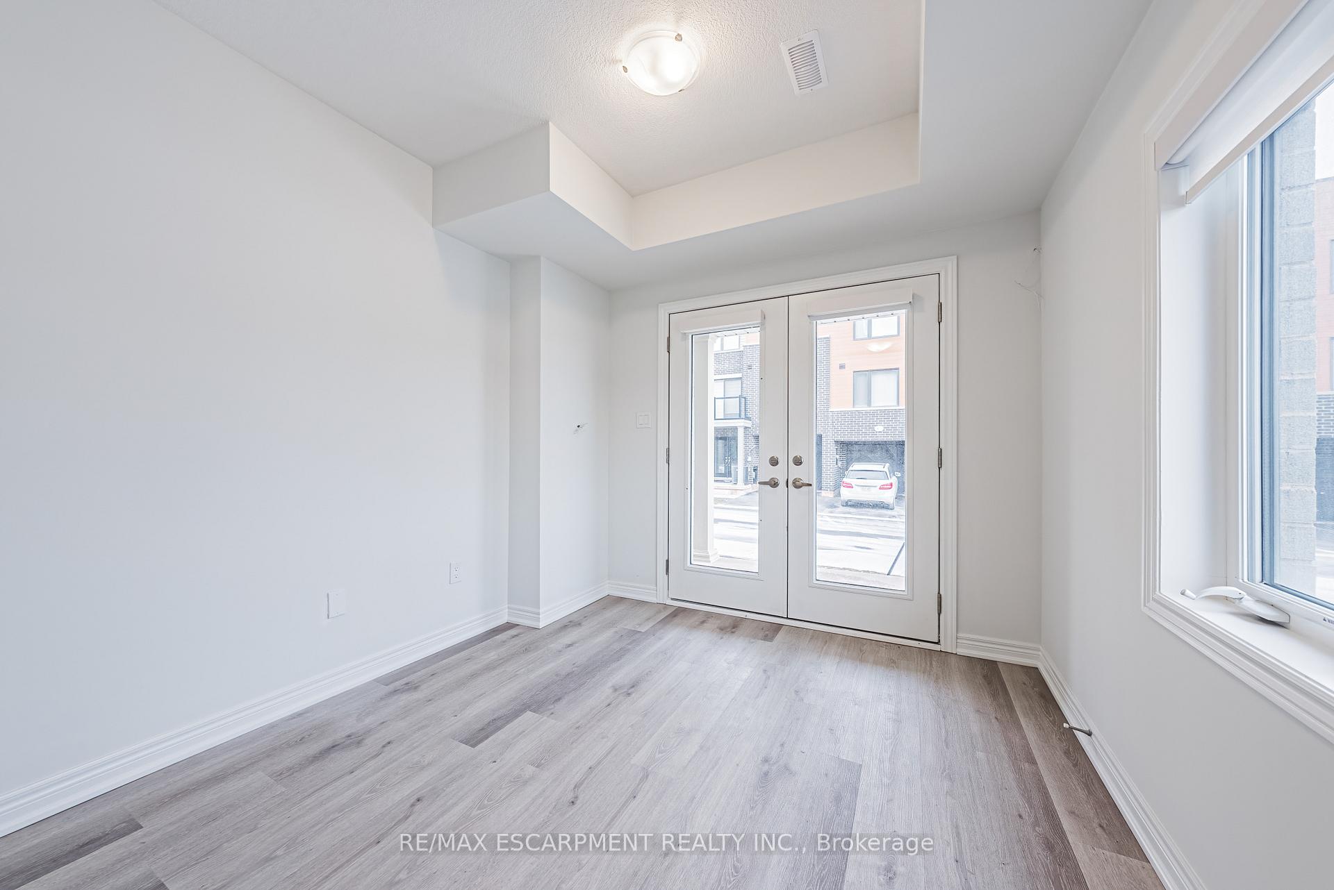 Photo 15 of 55 Dryden Lane, Hamilton, McQuesten — HOMEH