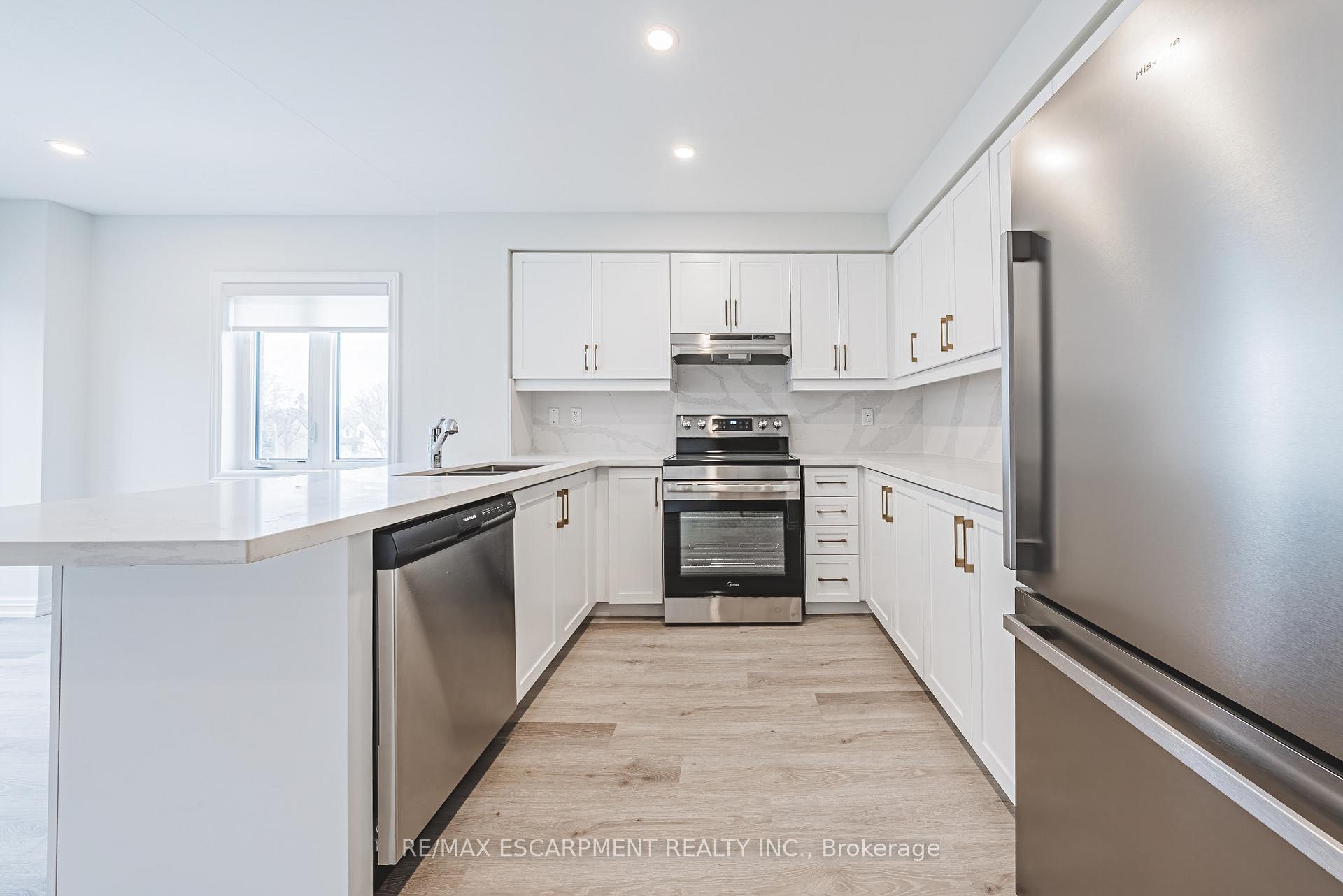 Photo 28 of 55 Dryden Lane, Hamilton, McQuesten — HOMEH