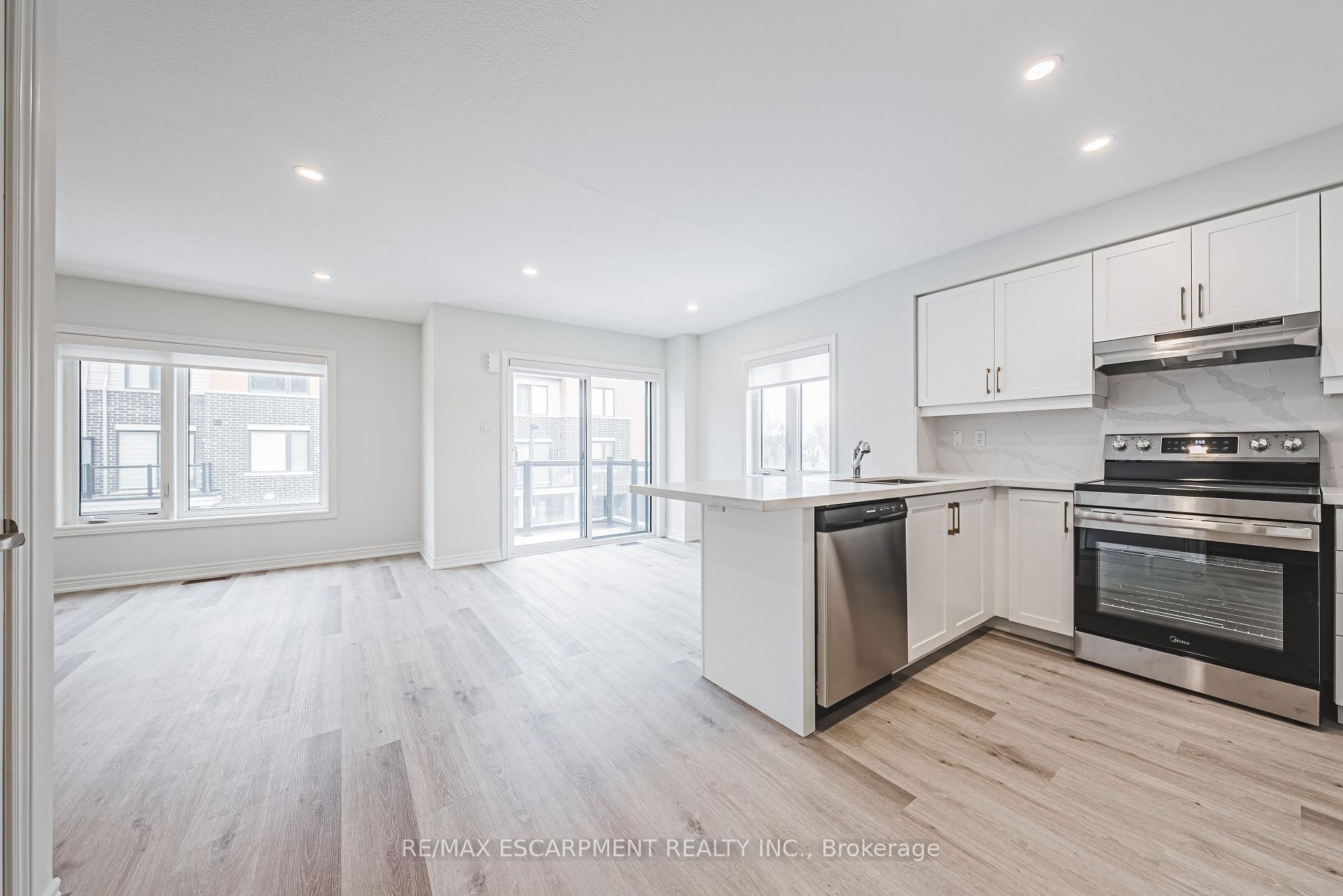 Photo 25 of 55 Dryden Lane, Hamilton, McQuesten — HOMEH