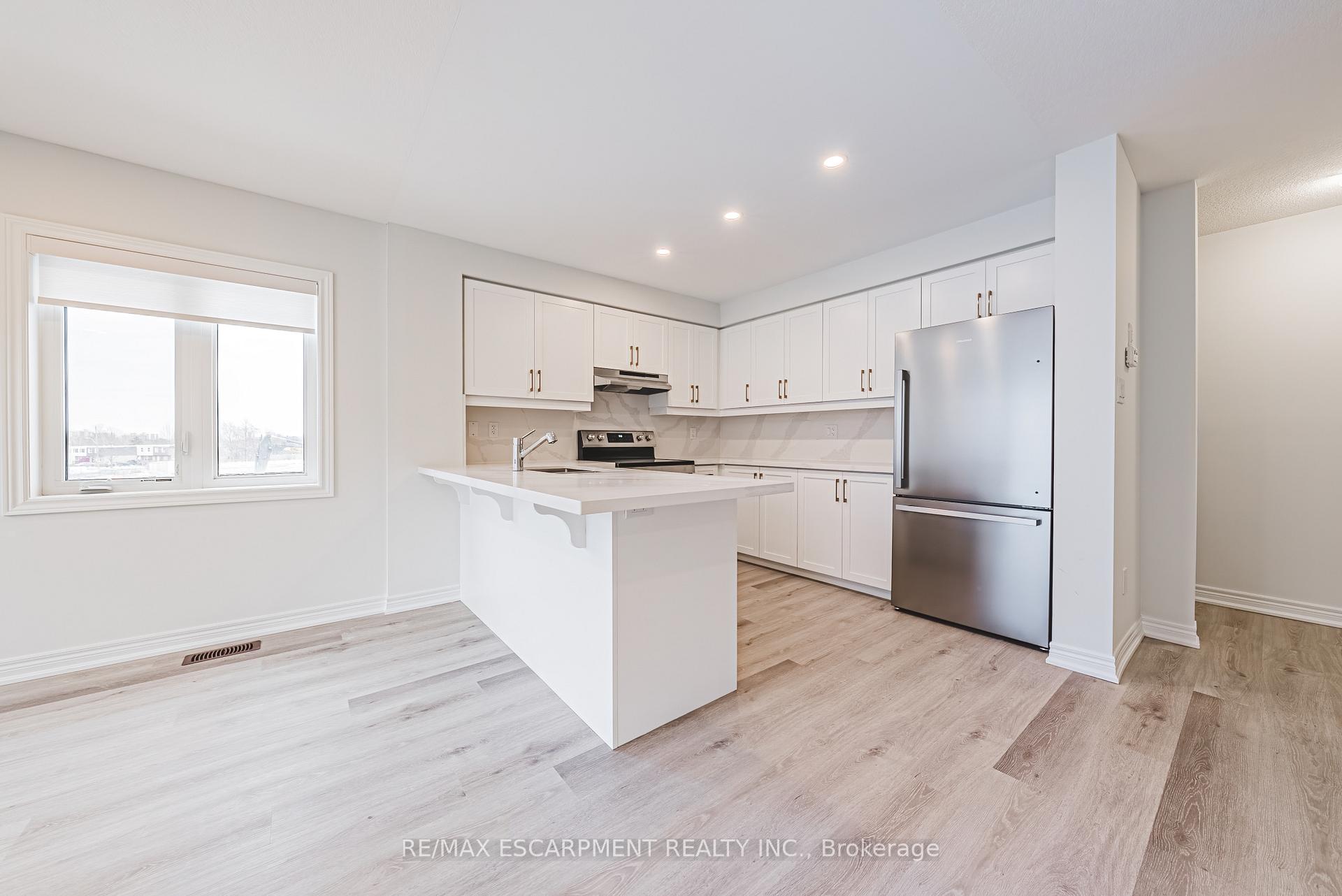 Photo 27 of 55 Dryden Lane, Hamilton, McQuesten — HOMEH