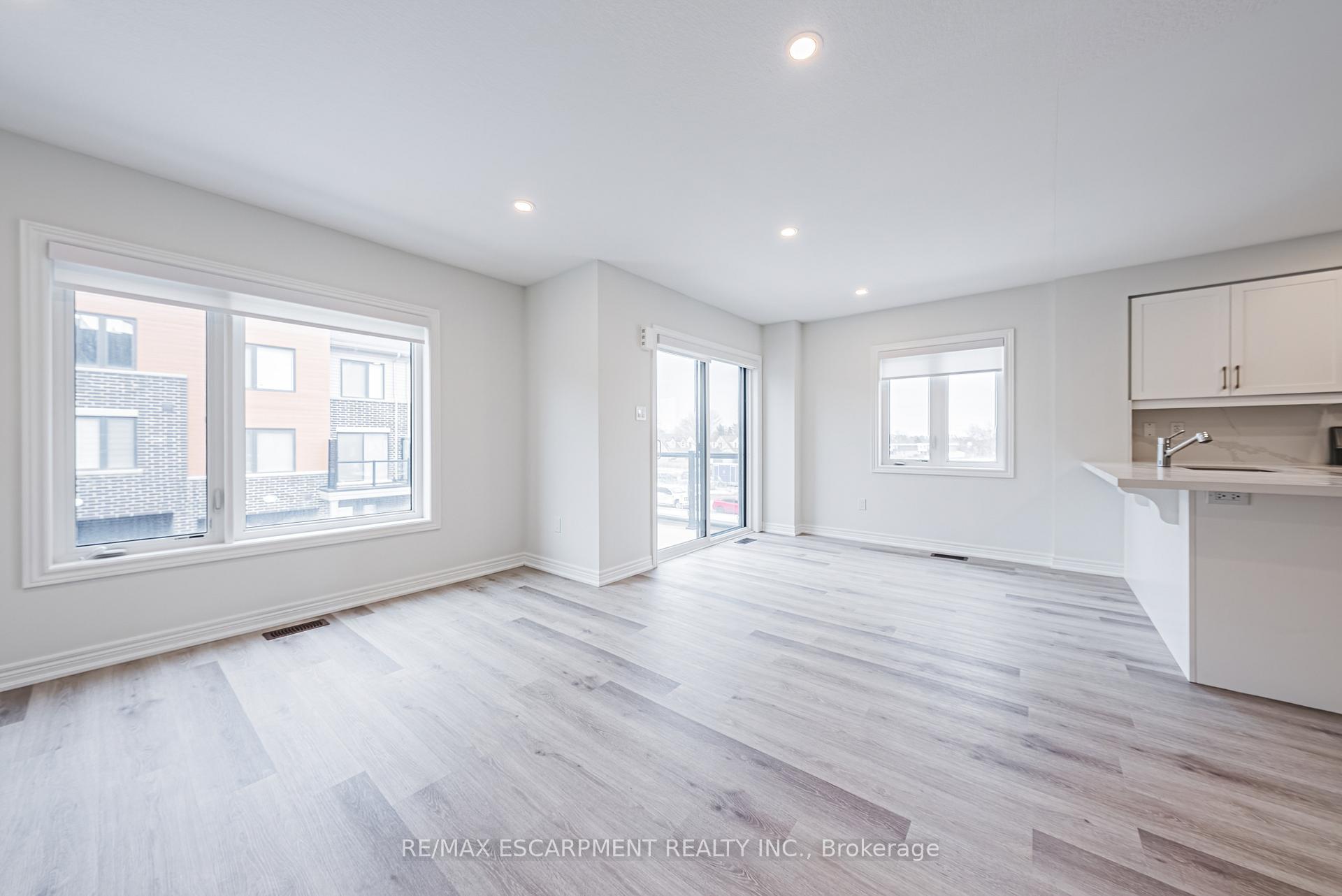 Photo 7 of 55 Dryden Lane, Hamilton, McQuesten — HOMEH