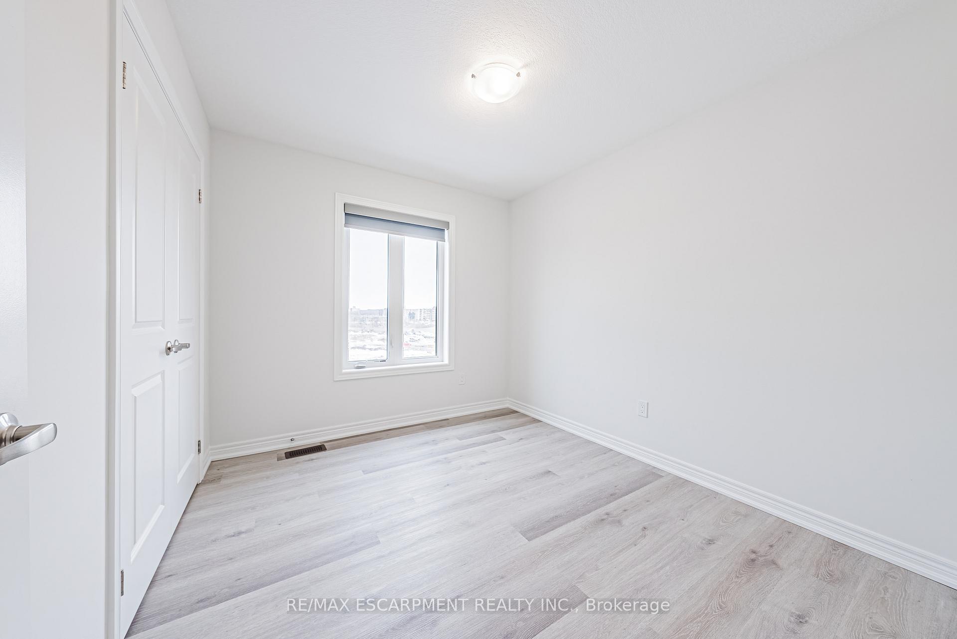 Photo 8 of 55 Dryden Lane, Hamilton, McQuesten — HOMEH