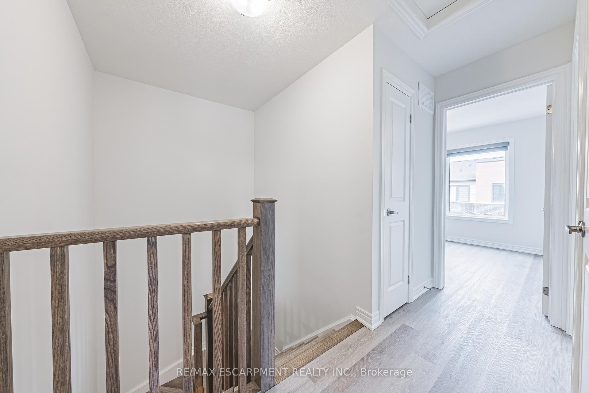Photo 18 of 55 Dryden Lane, Hamilton, McQuesten — HOMEH