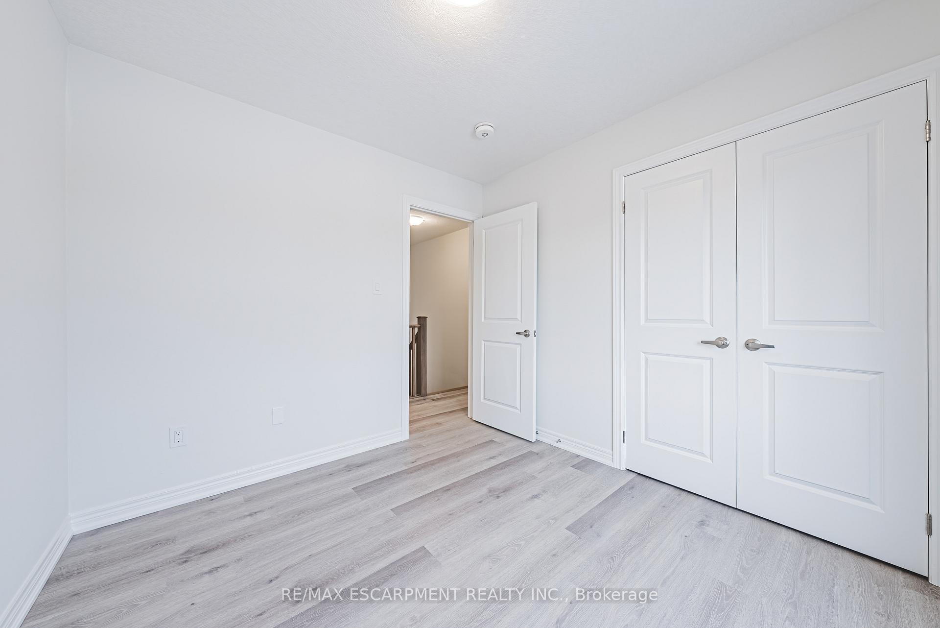 Photo 19 of 55 Dryden Lane, Hamilton, McQuesten — HOMEH