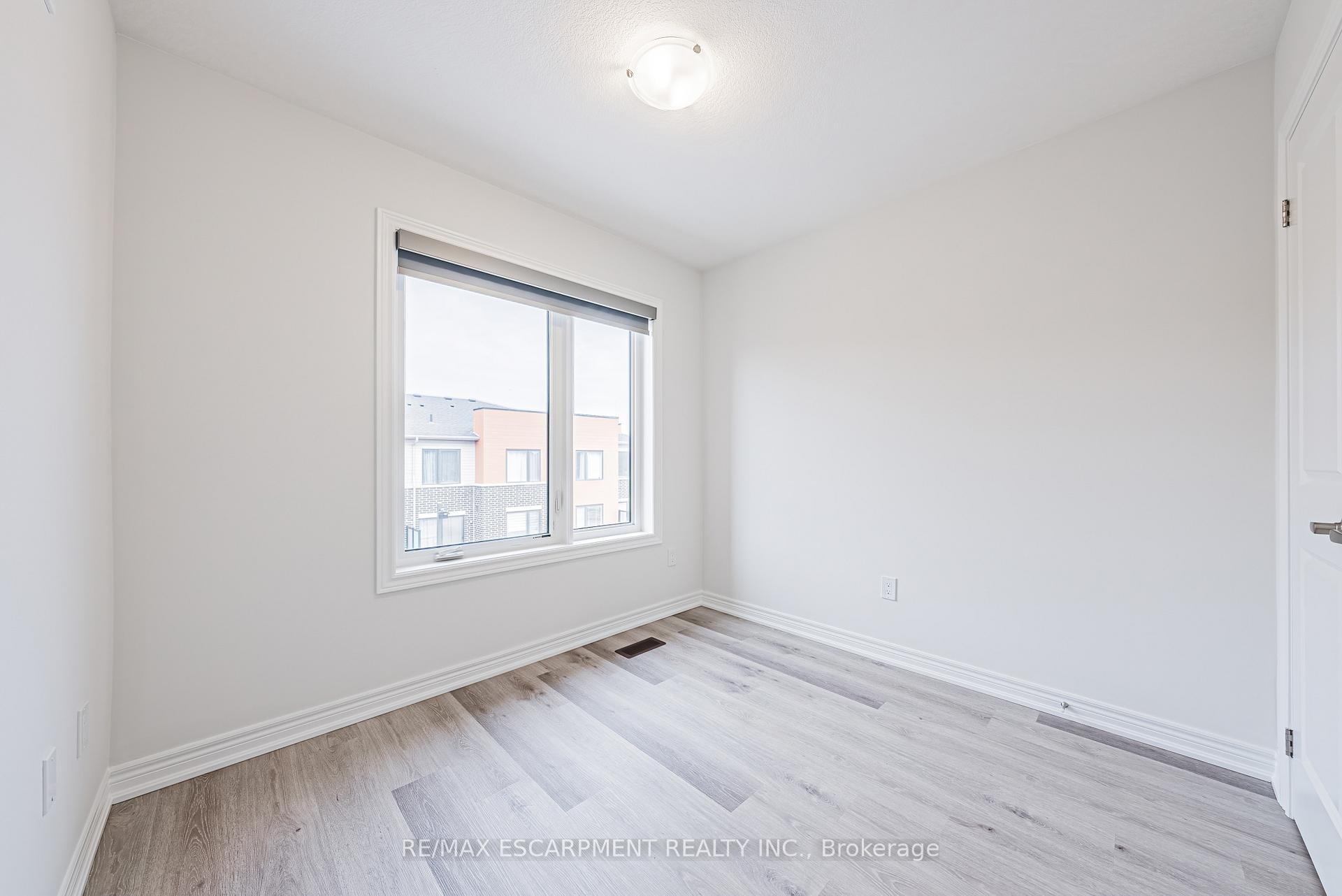 Photo 35 of 55 Dryden Lane, Hamilton, McQuesten — HOMEH