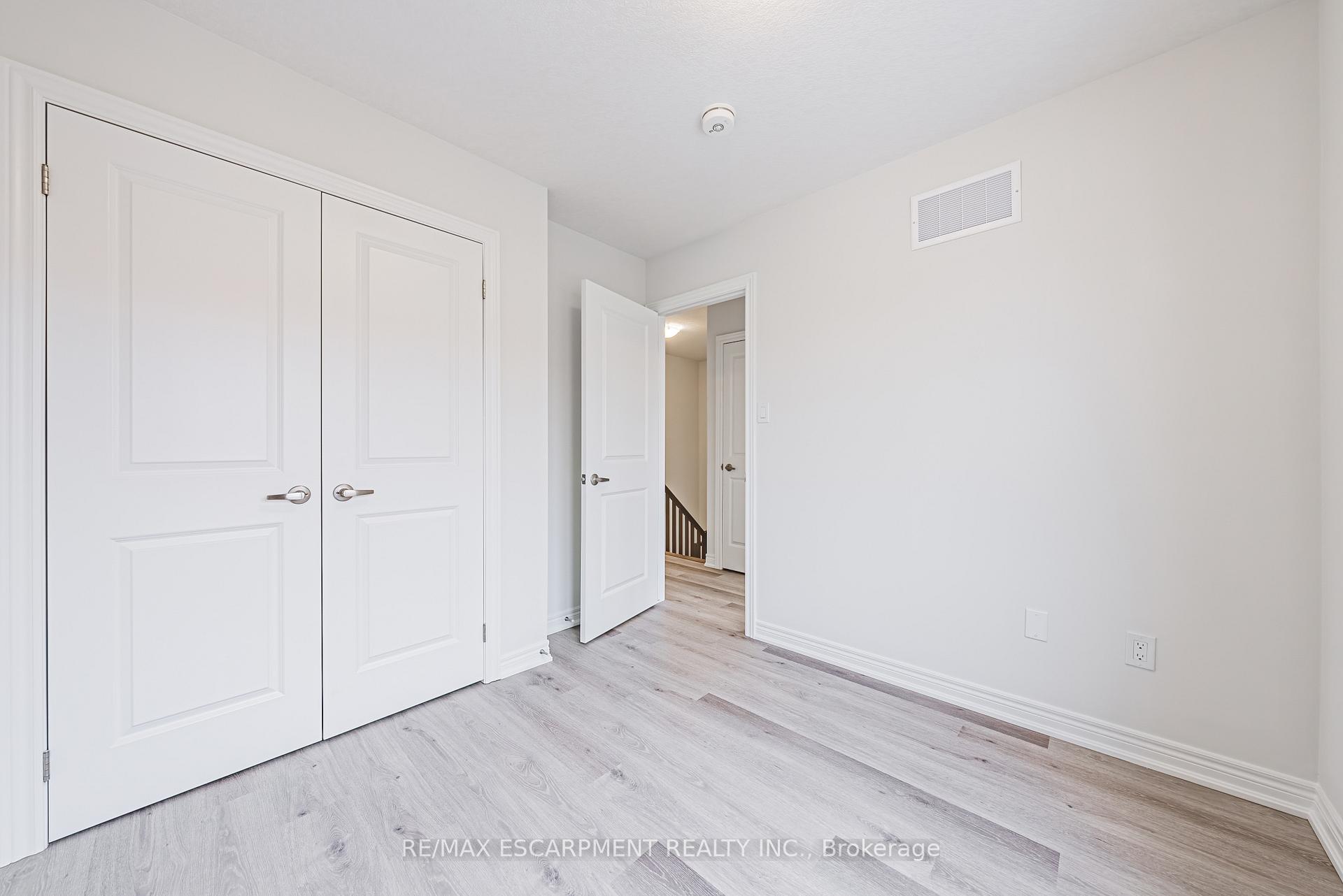 Photo 31 of 55 Dryden Lane, Hamilton, McQuesten — HOMEH