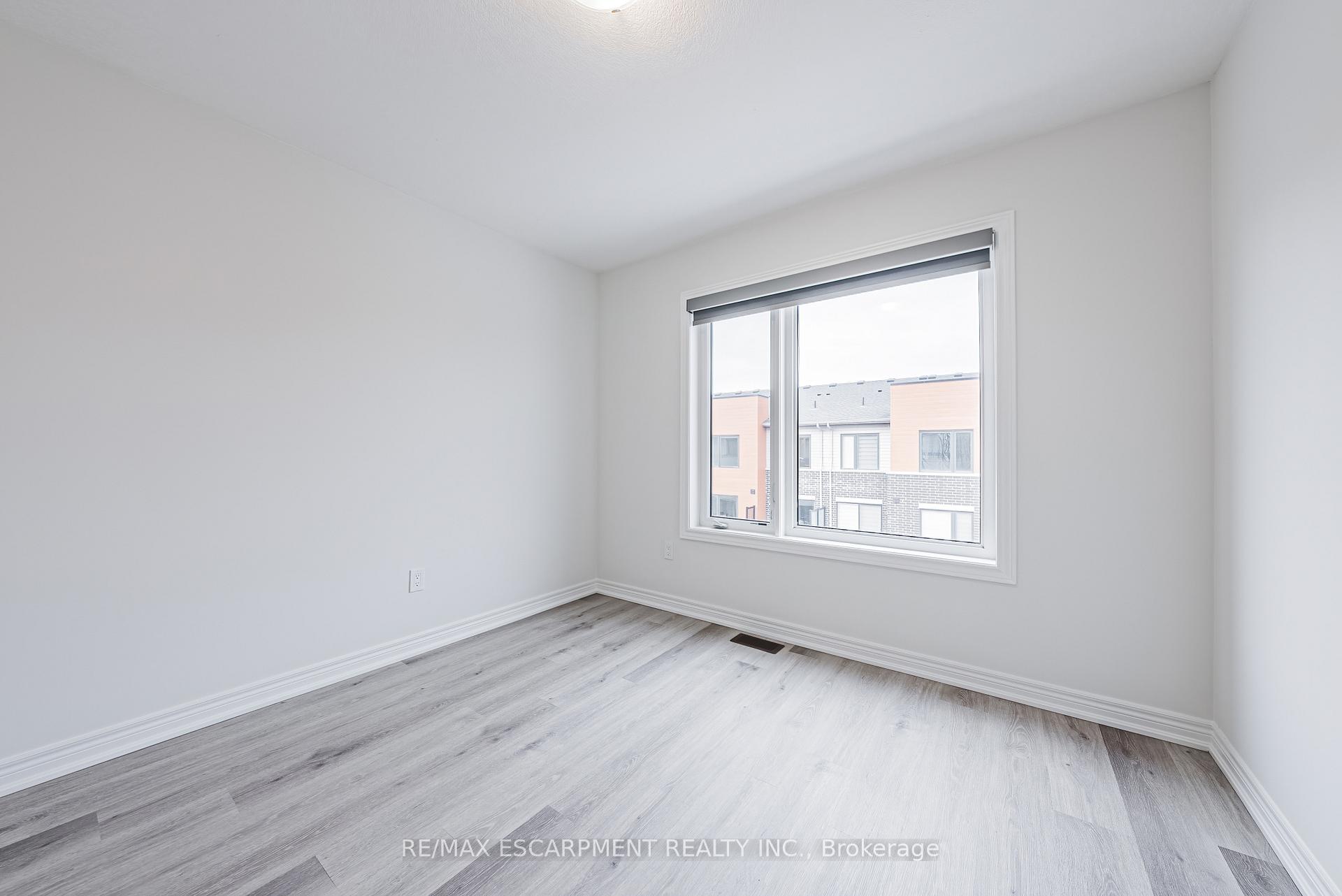 Photo 9 of 55 Dryden Lane, Hamilton, McQuesten — HOMEH