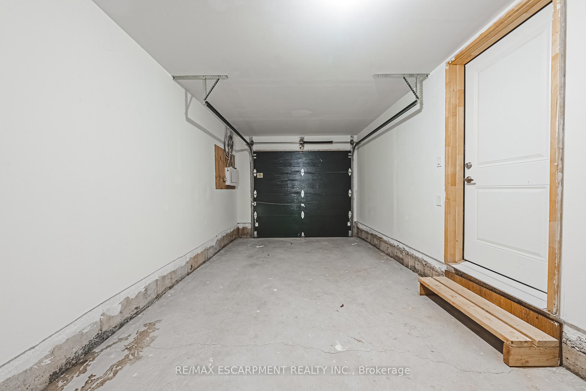 Photo 20 of 55 Dryden Lane, Hamilton, McQuesten — HOMEH
