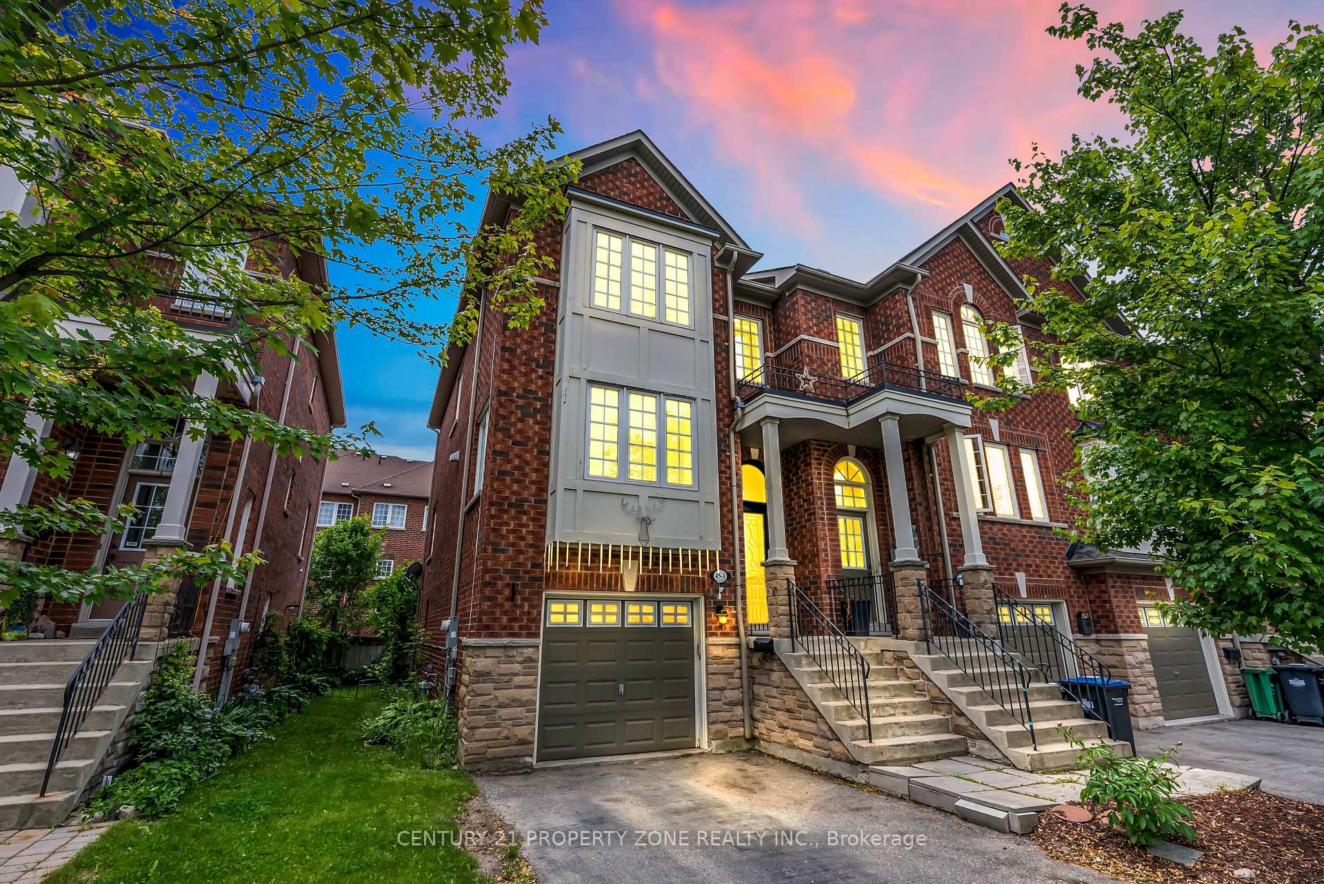 Front of 45 1-Mcmurchy Avenue N