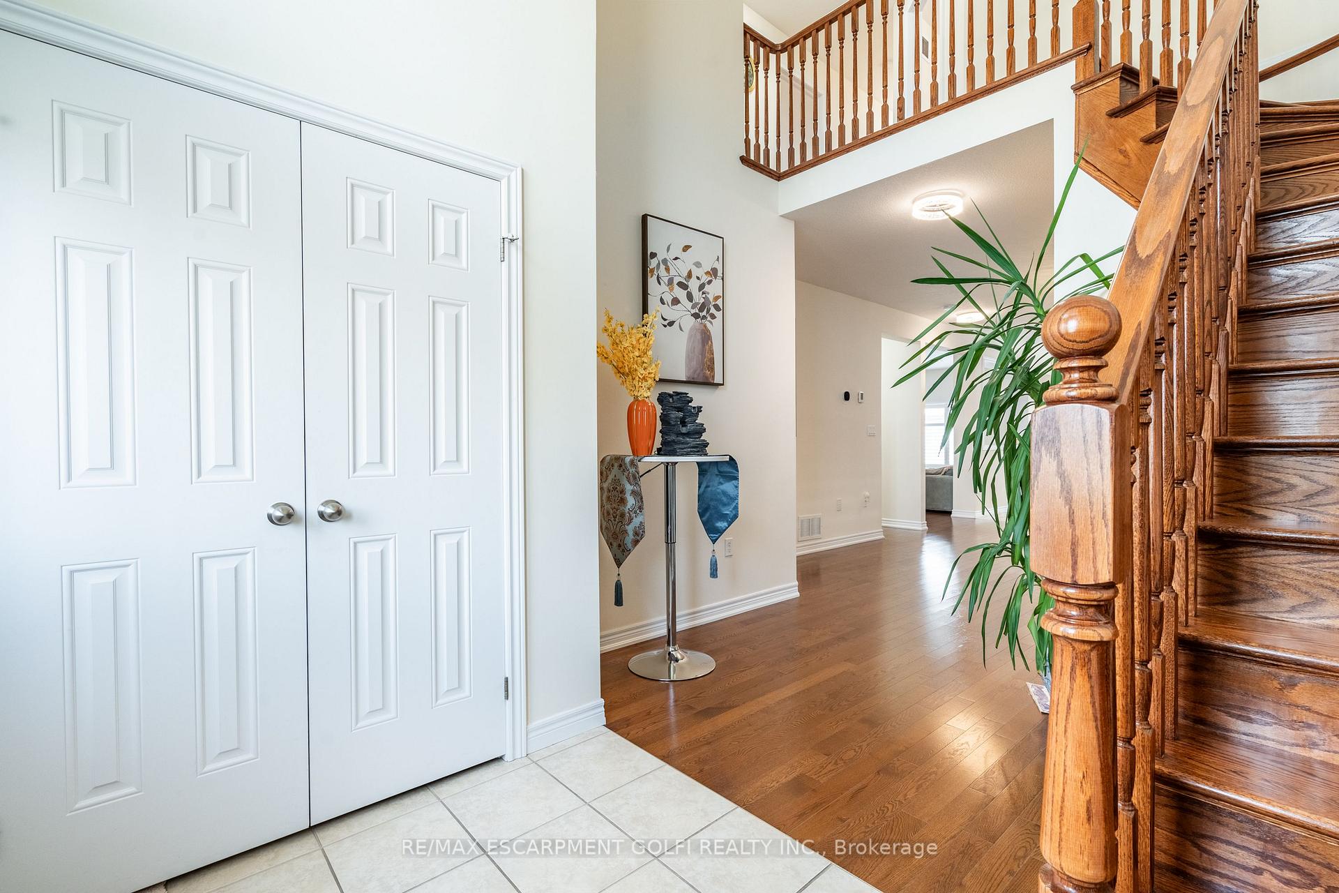 Photo 6 of 16 Edgehill Drive, Hamilton, Gurnett — HOMEH