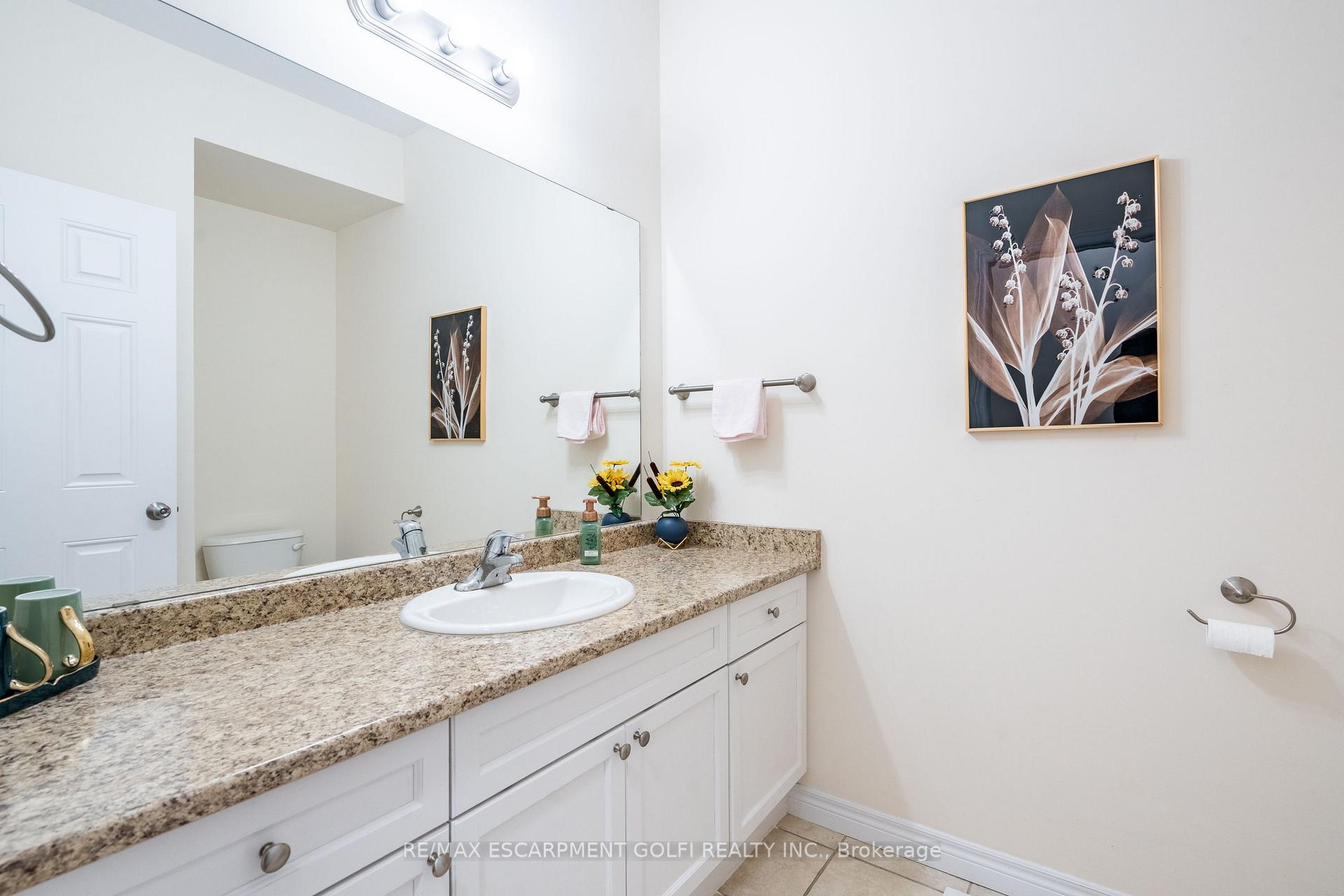 Photo 12 of 16 Edgehill Drive, Hamilton, Gurnett — HOMEH