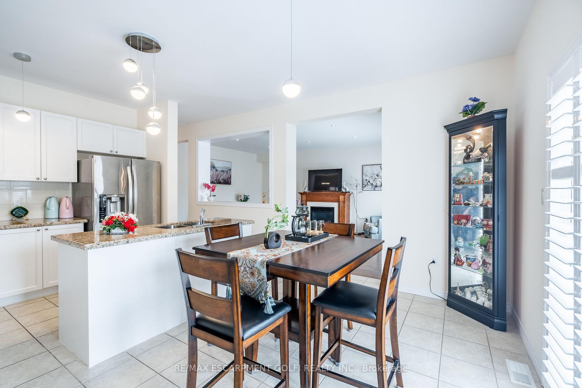Photo 9 of 16 Edgehill Drive, Hamilton, Gurnett — HOMEH