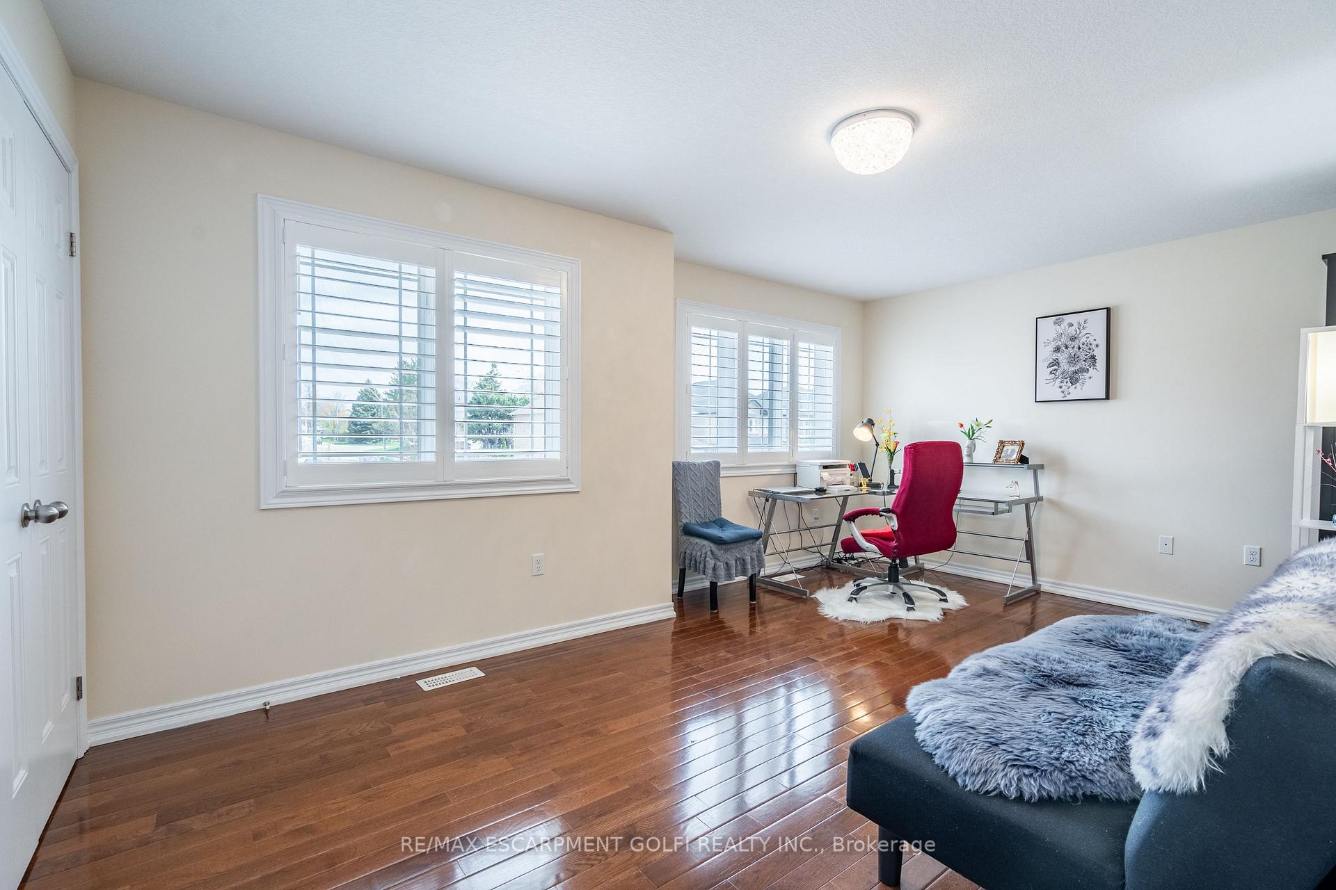 Photo 23 of 16 Edgehill Drive, Hamilton, Gurnett — HOMEH