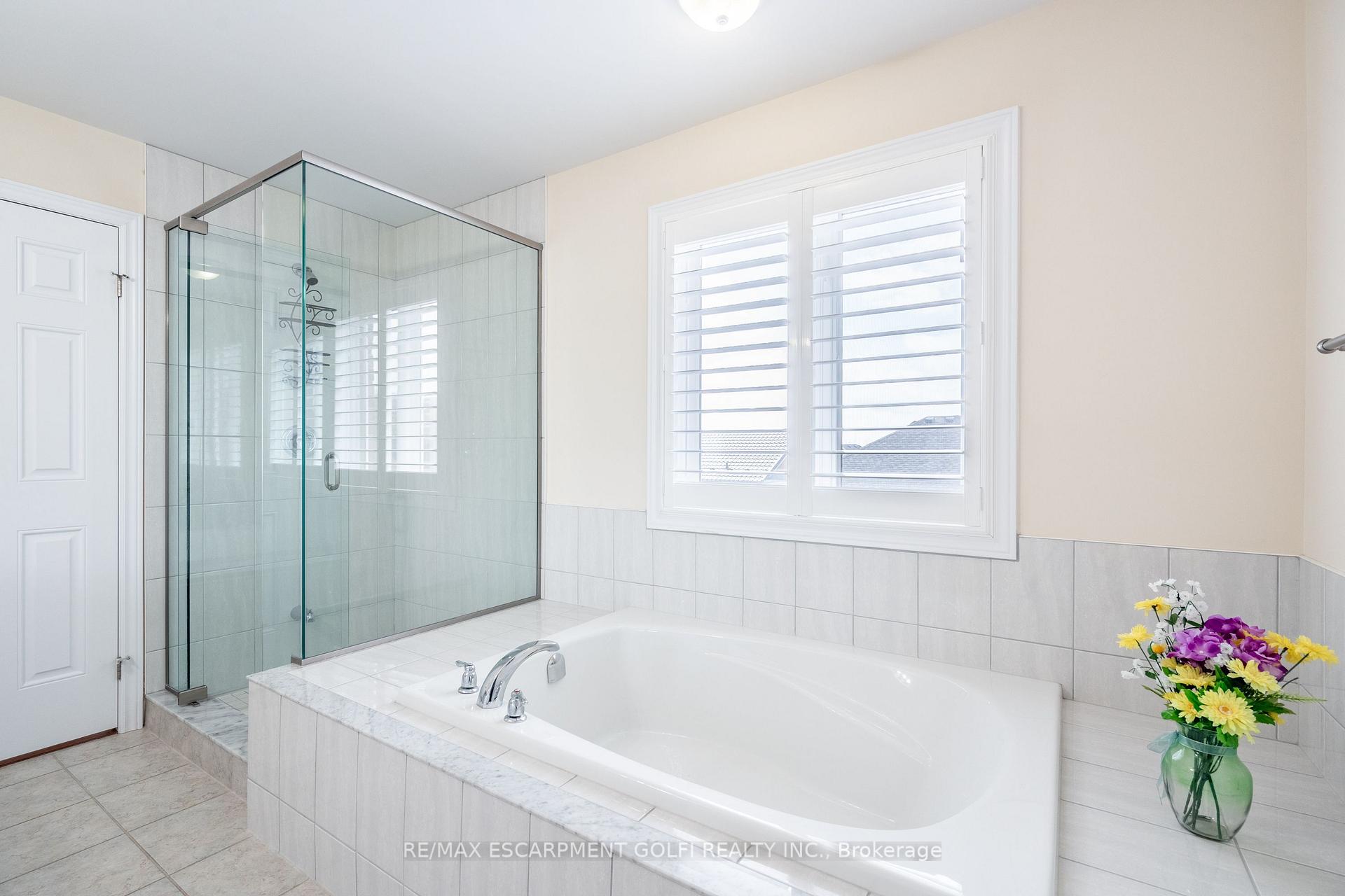 Photo 26 of 16 Edgehill Drive, Hamilton, Gurnett — HOMEH