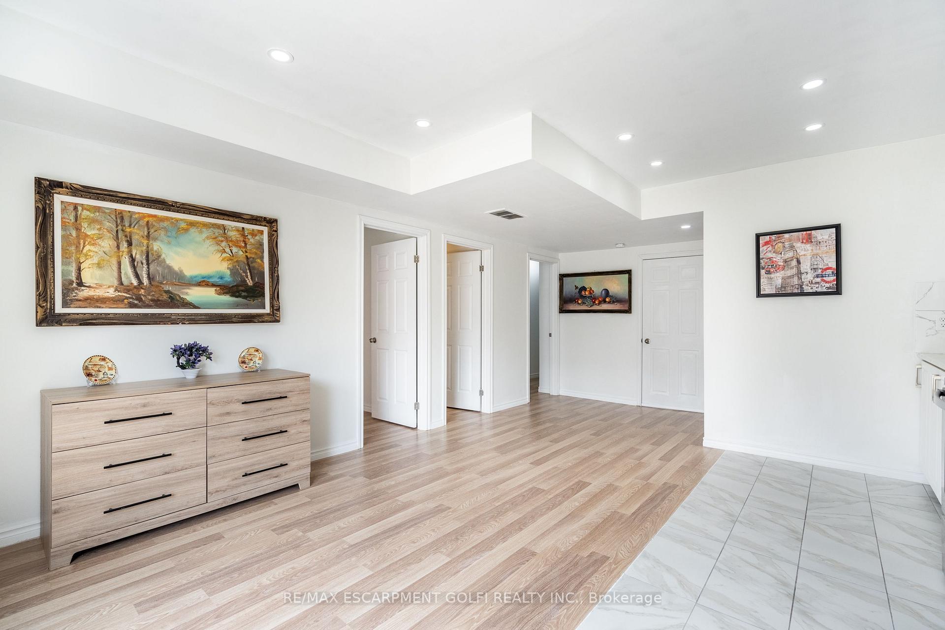 Photo 32 of 16 Edgehill Drive, Hamilton, Gurnett — HOMEH