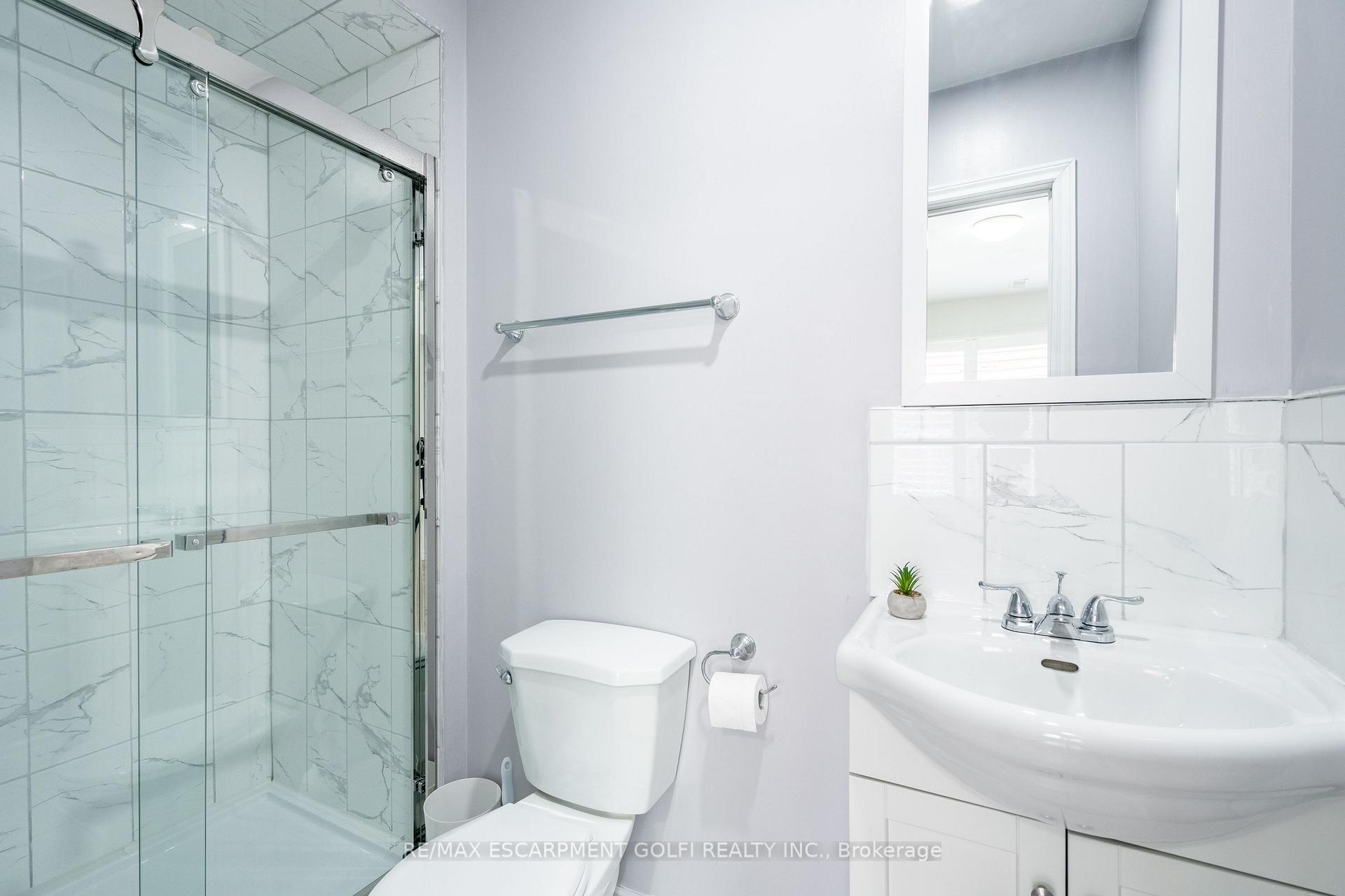 Photo 24 of 16 Edgehill Drive, Hamilton, Gurnett — HOMEH