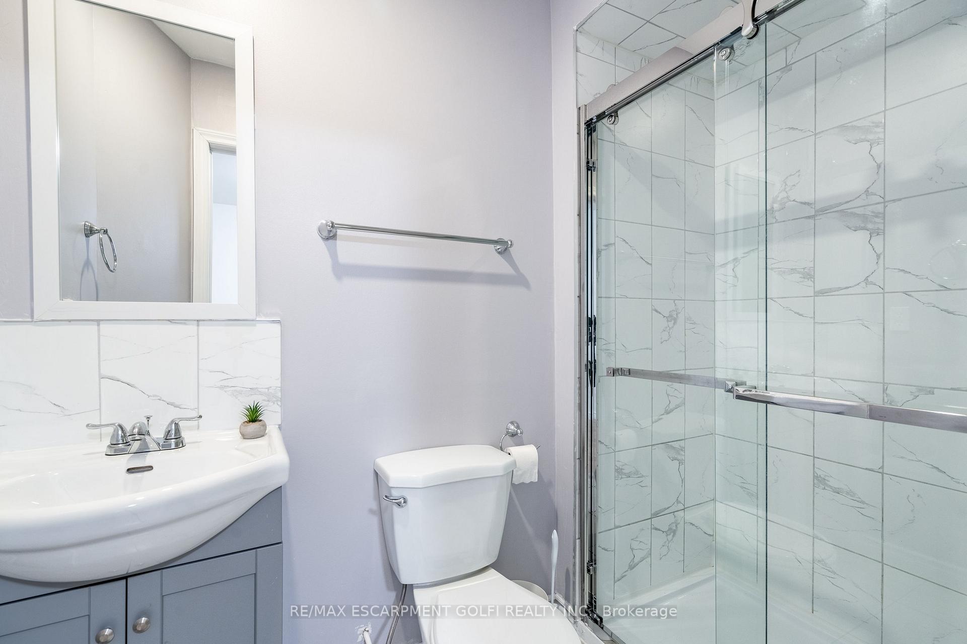 Photo 38 of 16 Edgehill Drive, Hamilton, Gurnett — HOMEH