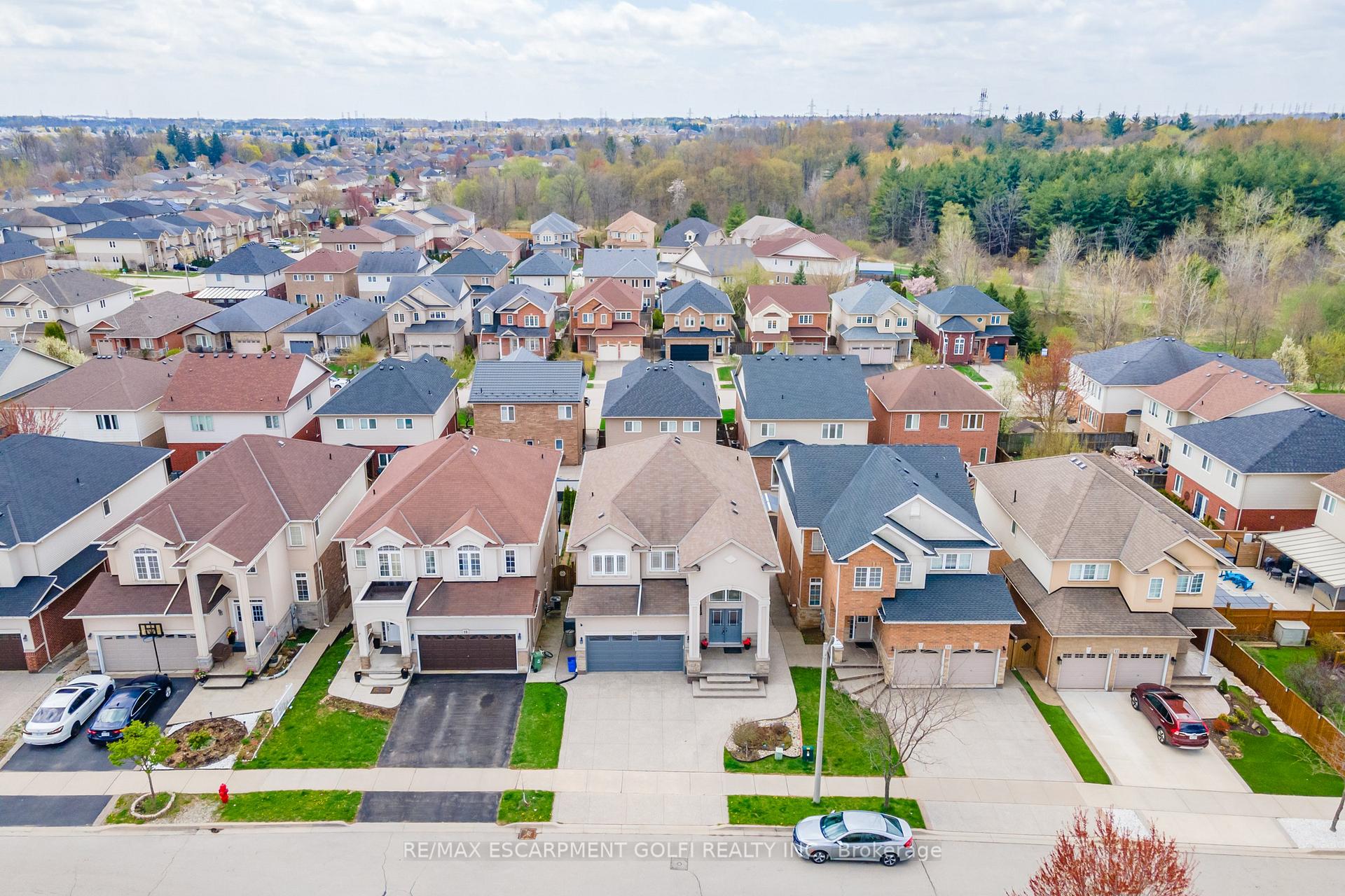 Photo 33 of 16 Edgehill Drive, Hamilton, Gurnett — HOMEH