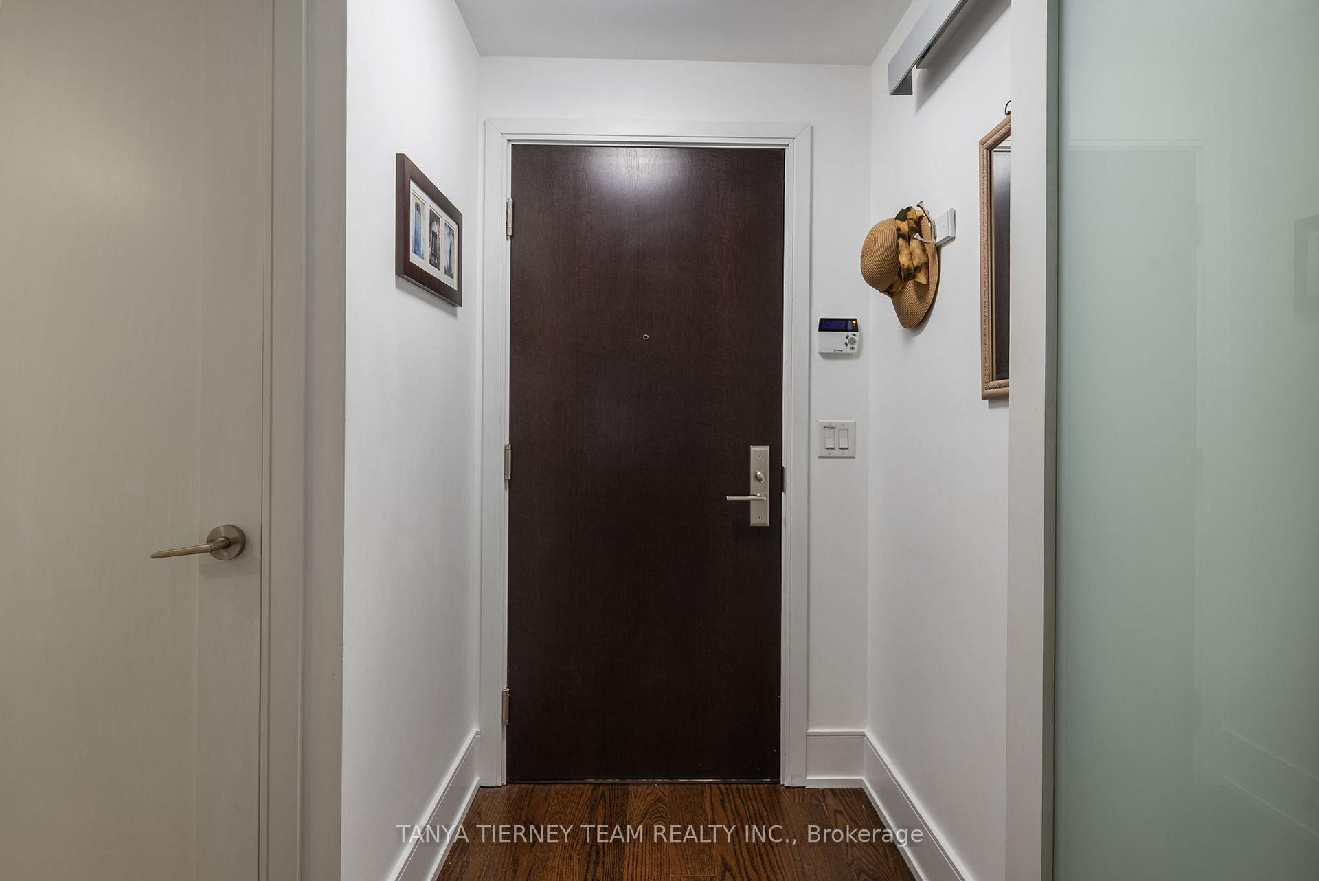 Photo 4 of Unit 2006, 25 Broadway Avenue, Toronto, Mount Pleasant West — HOMEH