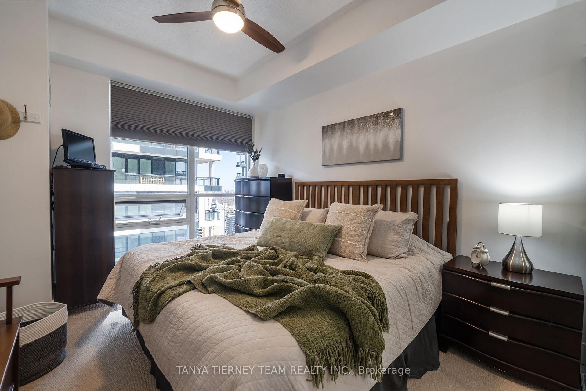 Photo 26 of Unit 2006, 25 Broadway Avenue, Toronto, Mount Pleasant West — HOMEH