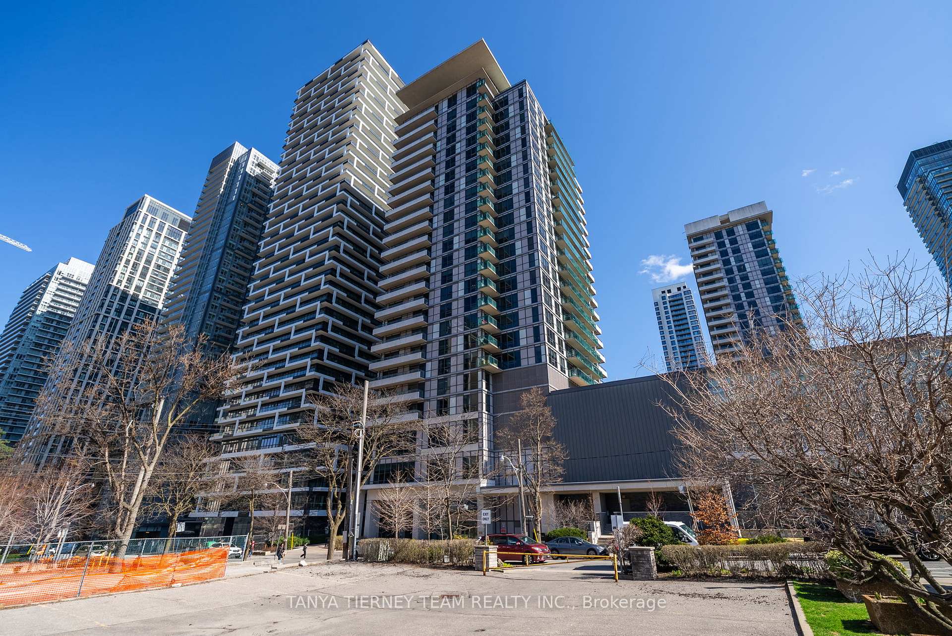 Photo 25 of Unit 2006, 25 Broadway Avenue, Toronto, Mount Pleasant West — HOMEH
