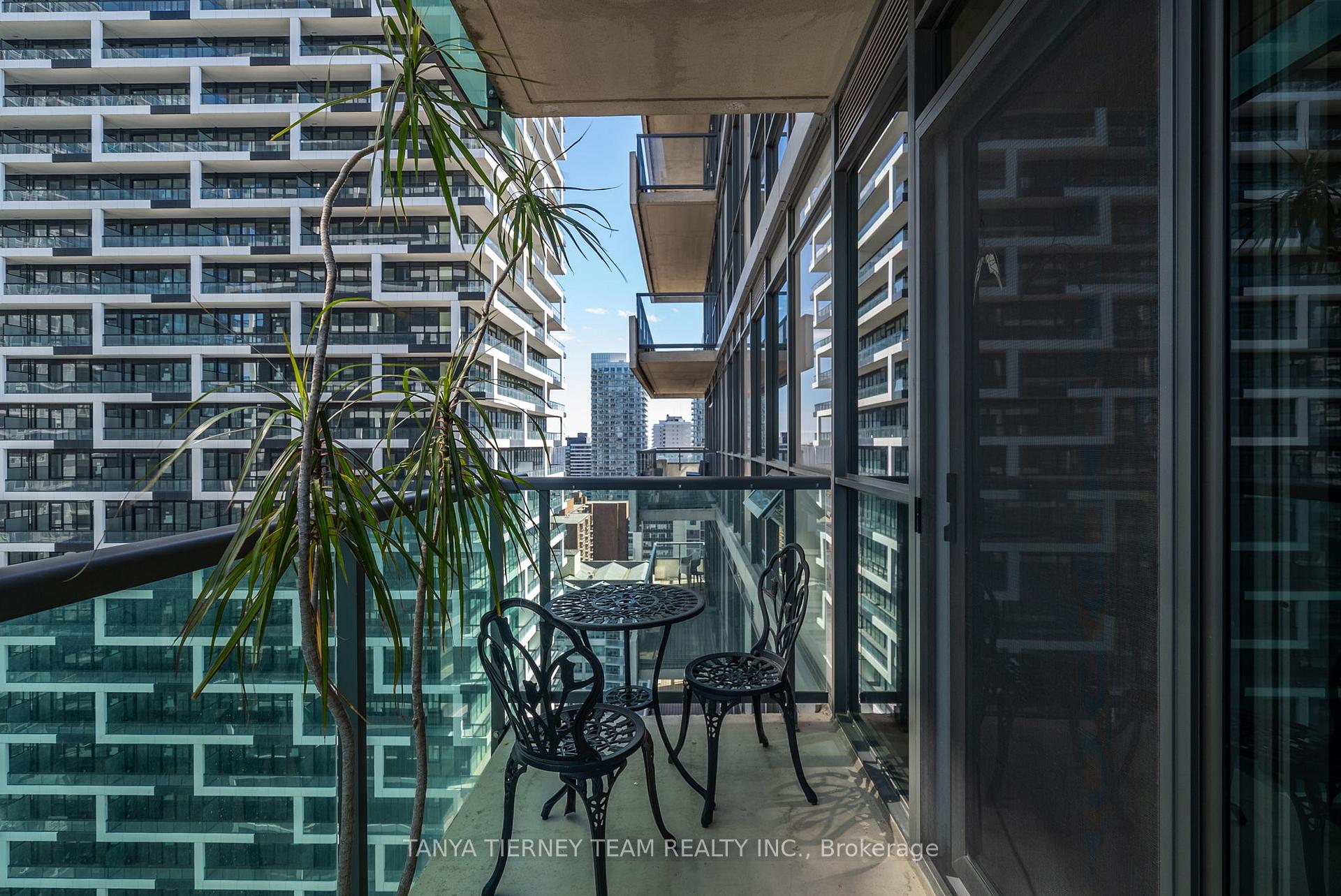 Photo 27 of Unit 2006, 25 Broadway Avenue, Toronto, Mount Pleasant West — HOMEH
