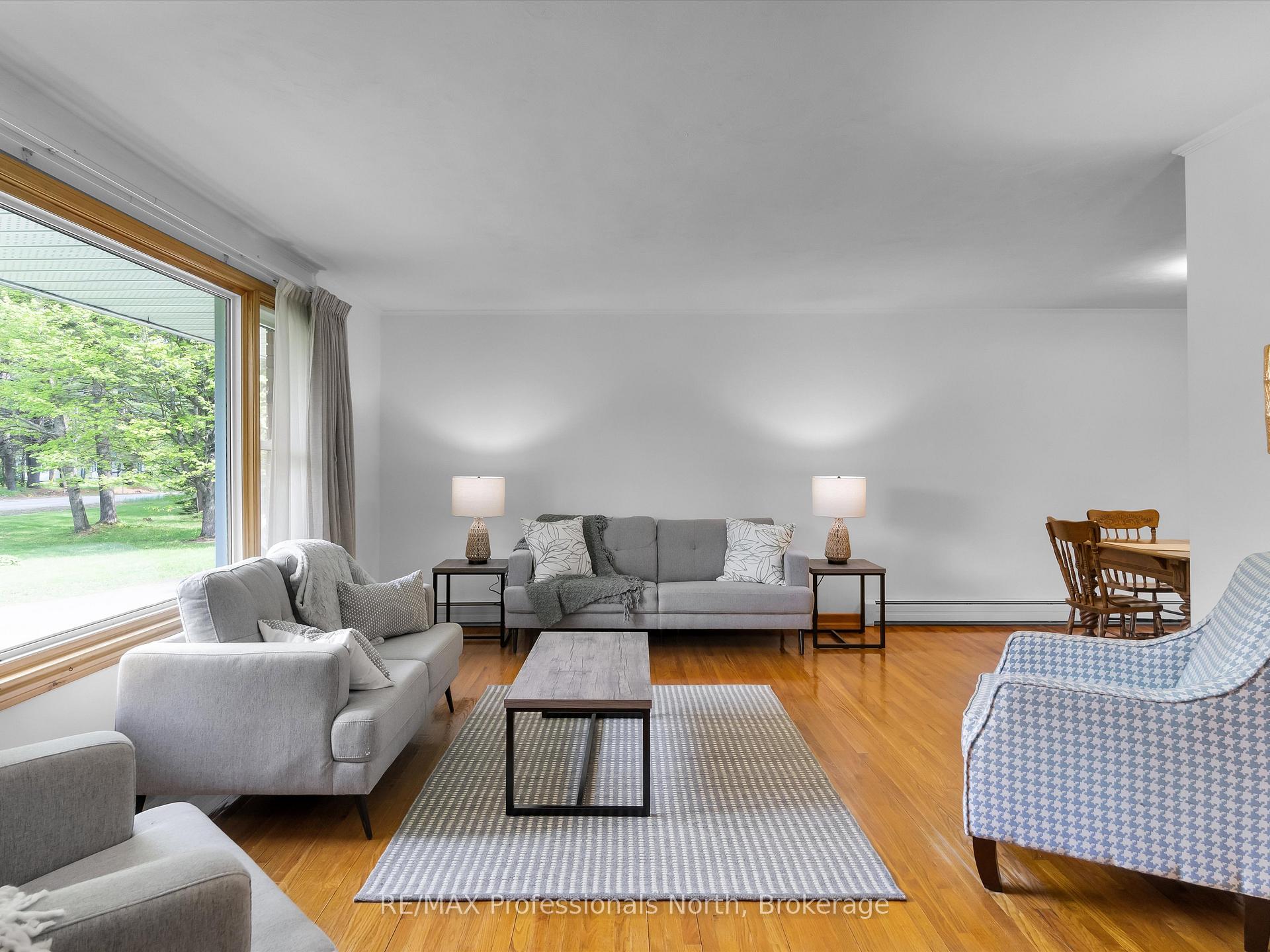 Photo 4 of 1166 Manitoba Street, Bracebridge, Monck (Bracebridge) — HOMEH