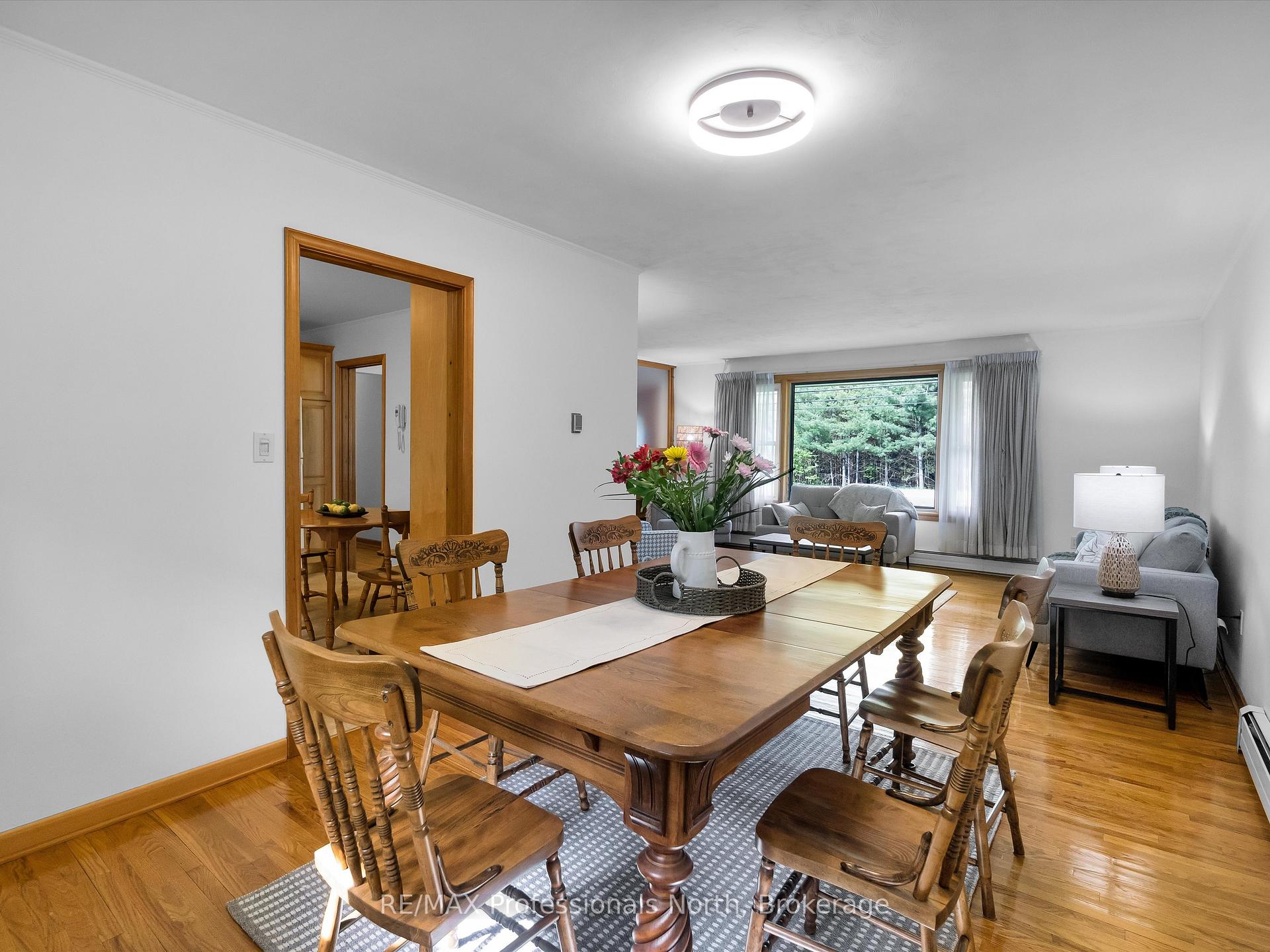 Photo 5 of 1166 Manitoba Street, Bracebridge, Monck (Bracebridge) — HOMEH