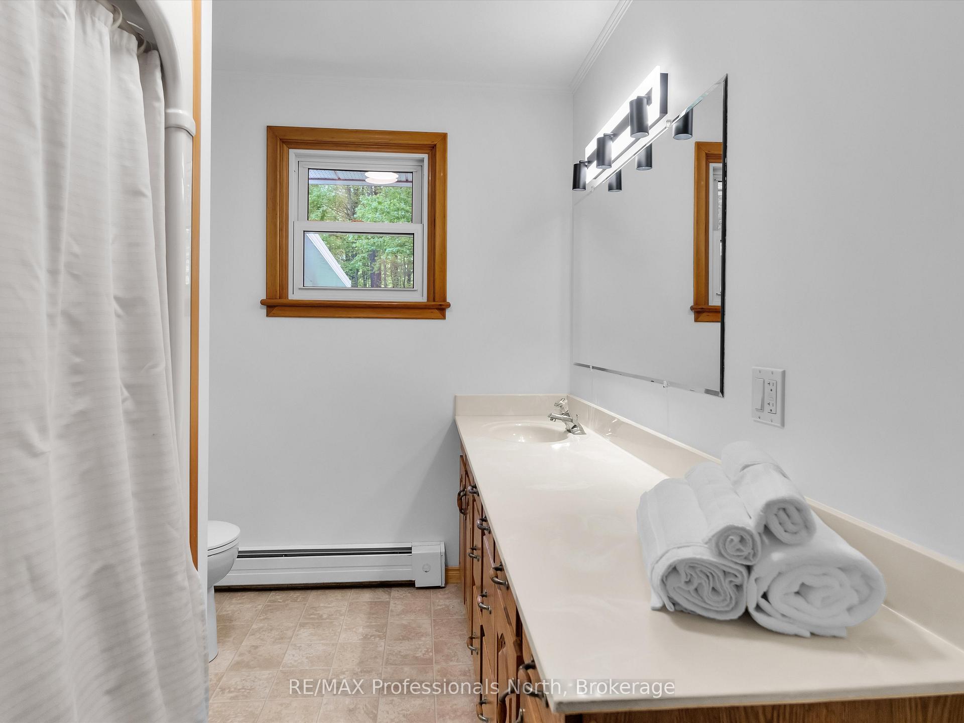 Photo 16 of 1166 Manitoba Street, Bracebridge, Monck (Bracebridge) — HOMEH